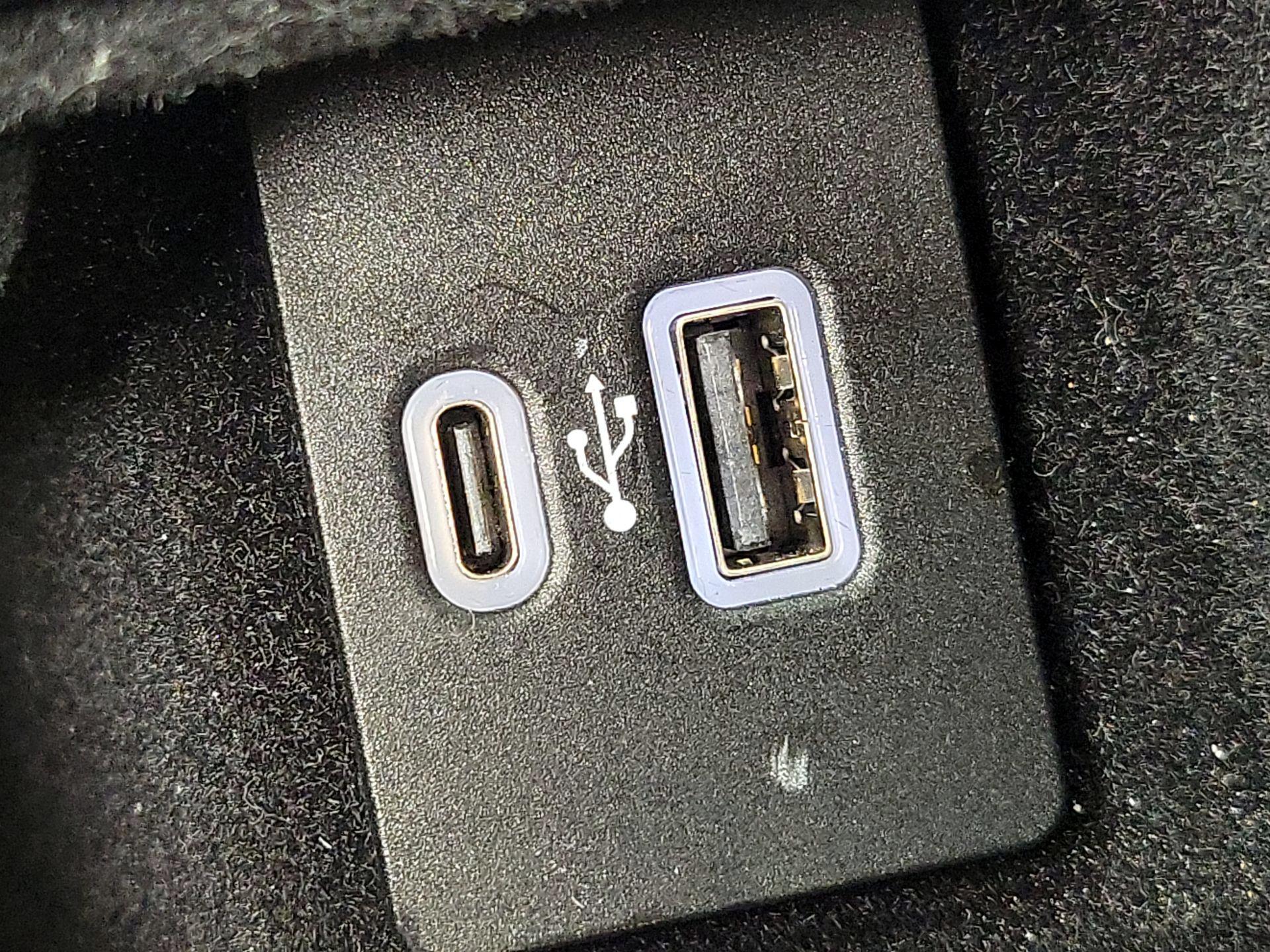 Thumbnail: 2022 Lincoln Nautilus - 19