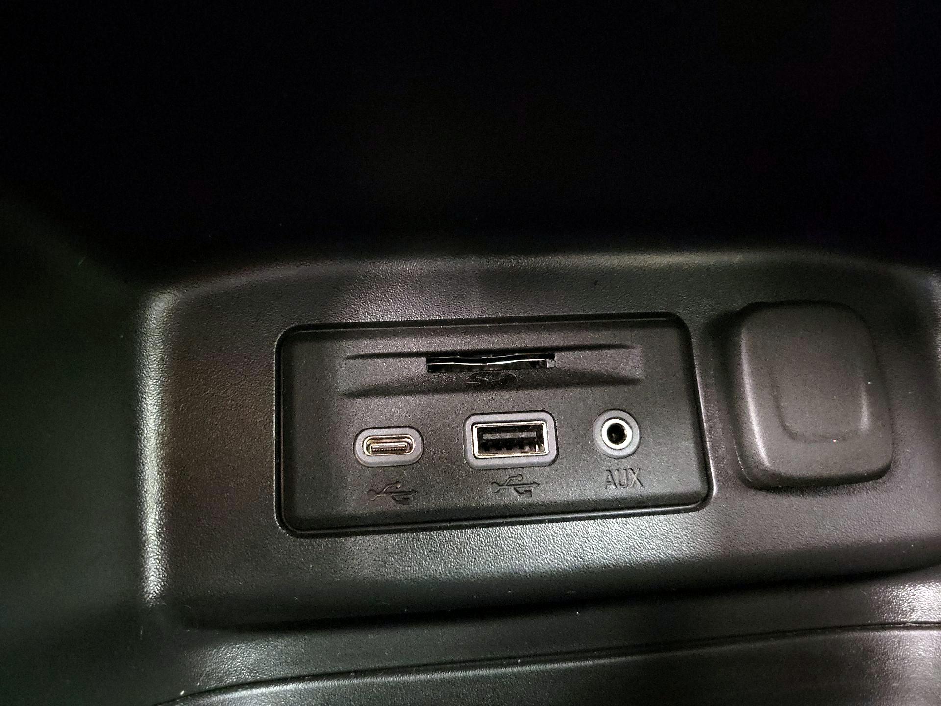 Thumbnail: 2023 Chevrolet Equinox - 18