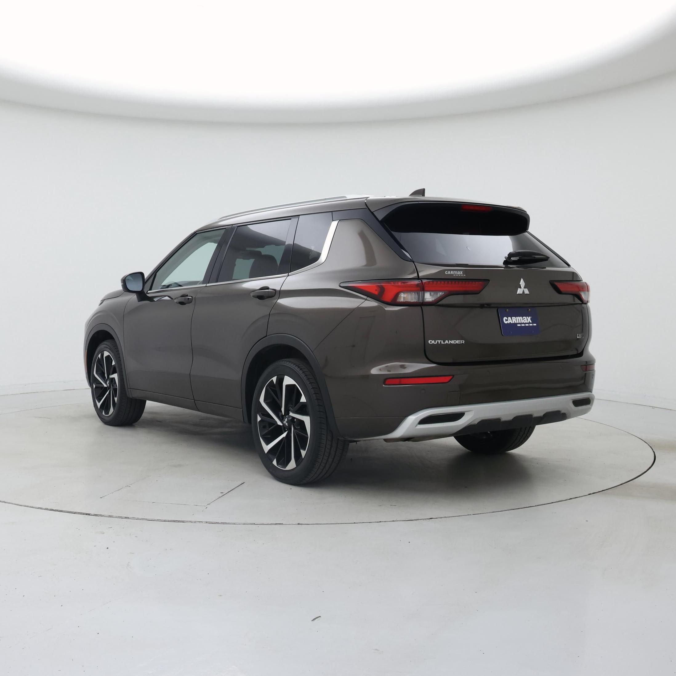 Thumbnail: 2022 Mitsubishi Outlander - 2