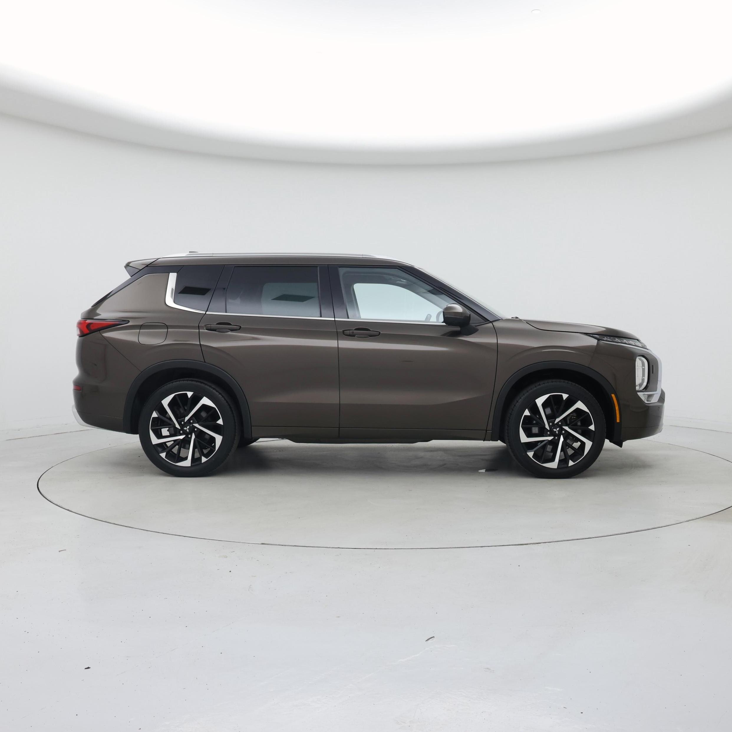 Thumbnail: 2022 Mitsubishi Outlander - 7
