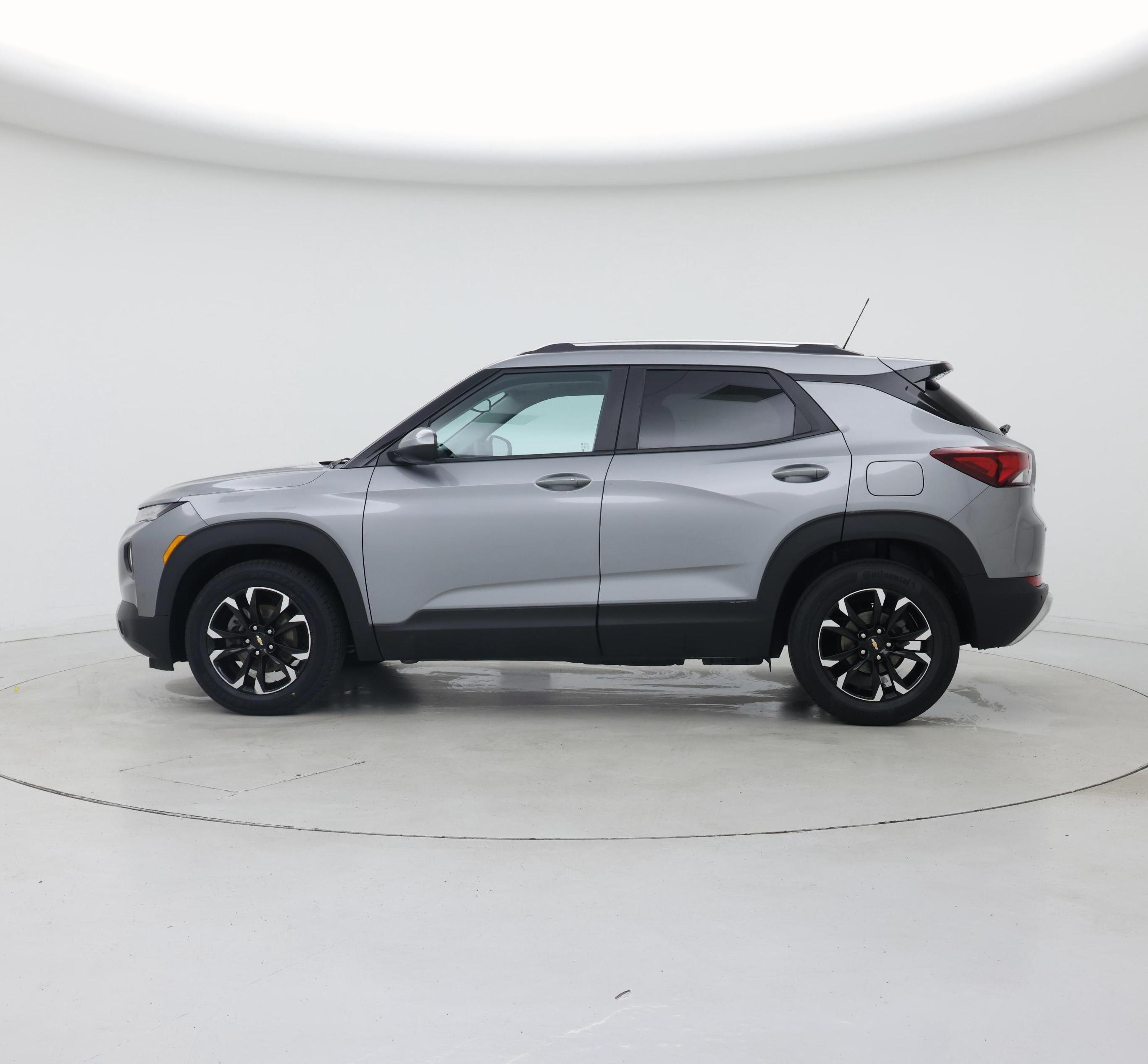 Thumbnail: 2023 Chevrolet TrailBlazer - 3