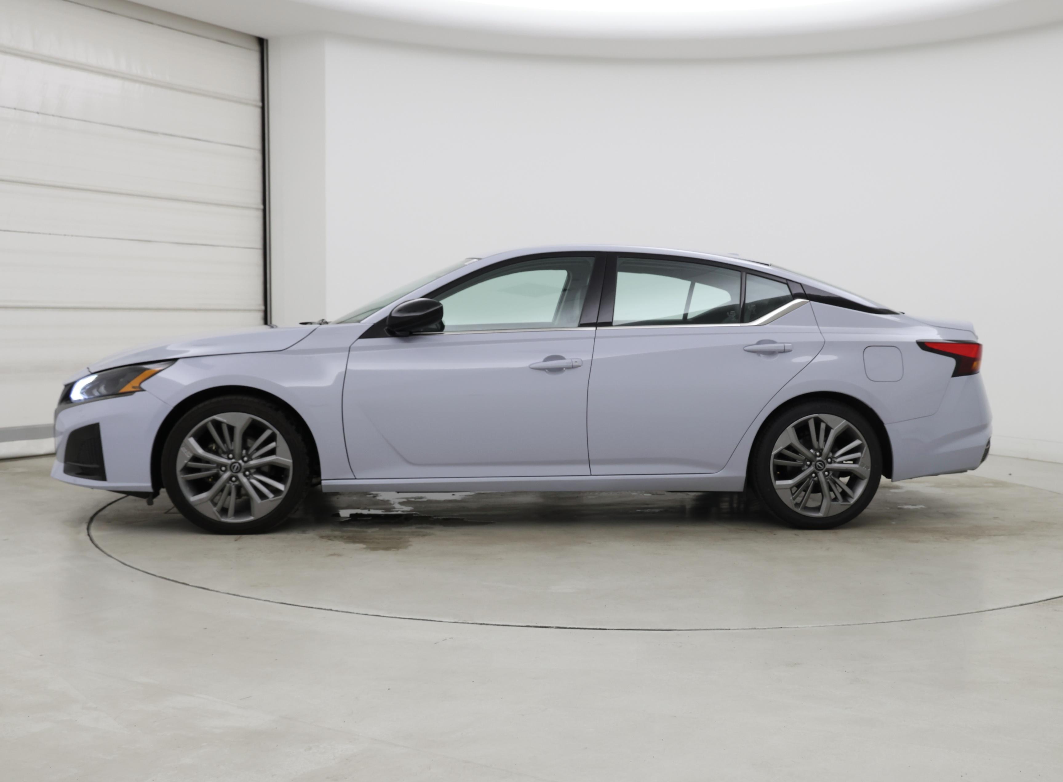 Thumbnail: 2023 Nissan Altima - 3