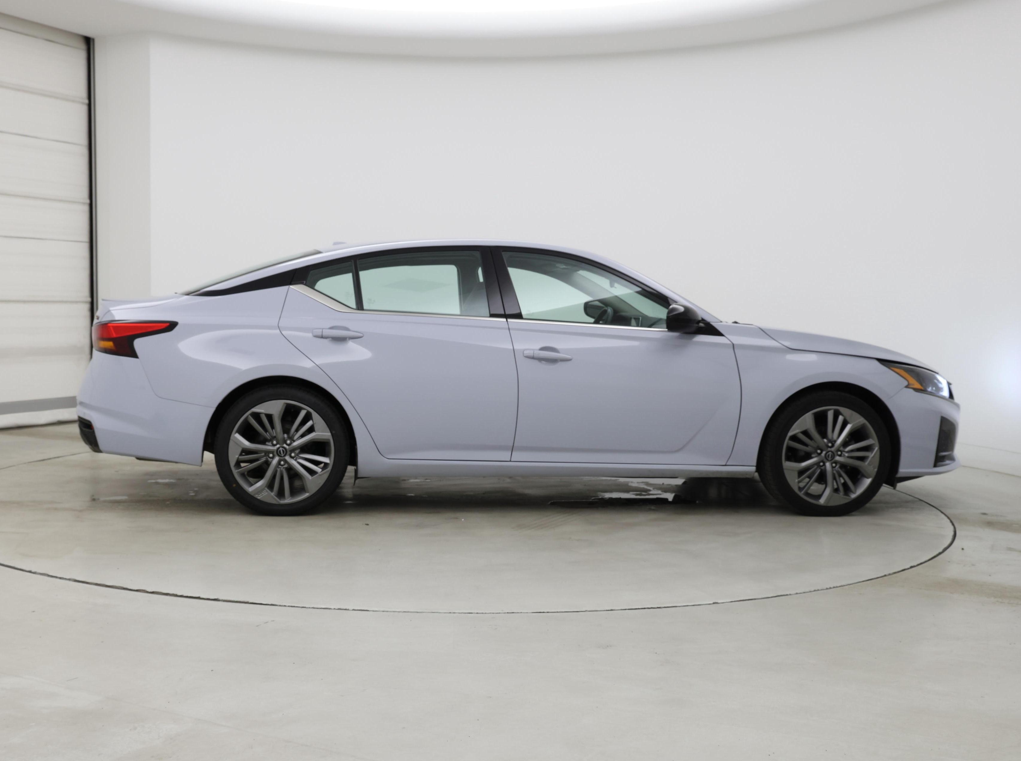 Thumbnail: 2023 Nissan Altima - 7