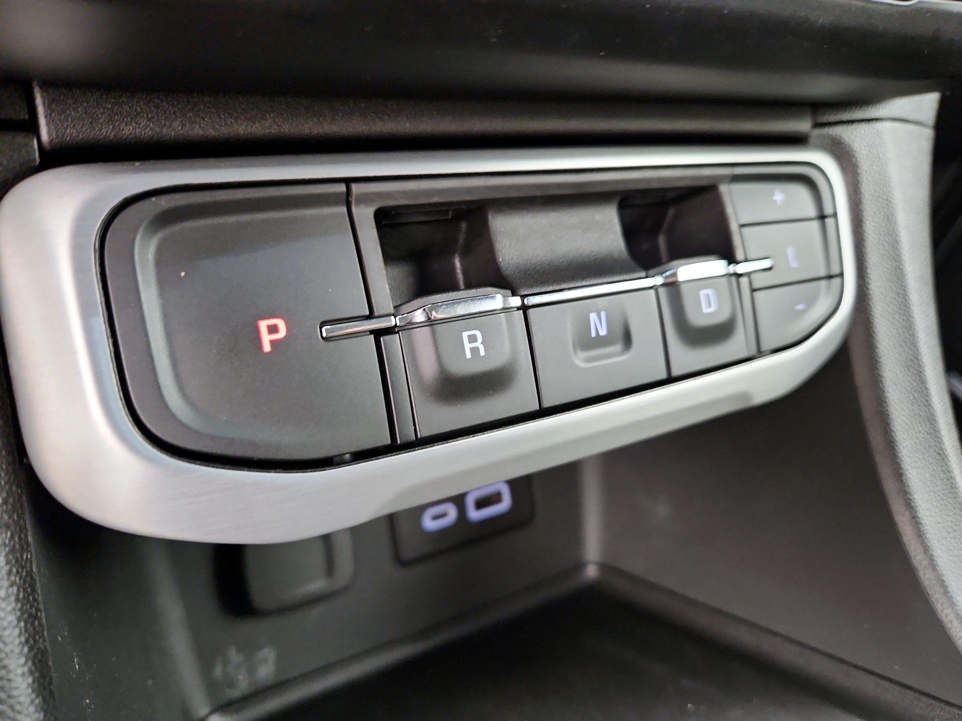 Thumbnail: 2023 GMC Acadia - 18
