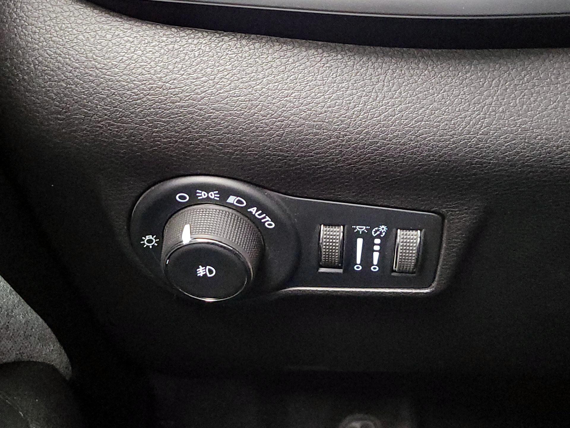 Thumbnail: 2022 Jeep Compass - 13