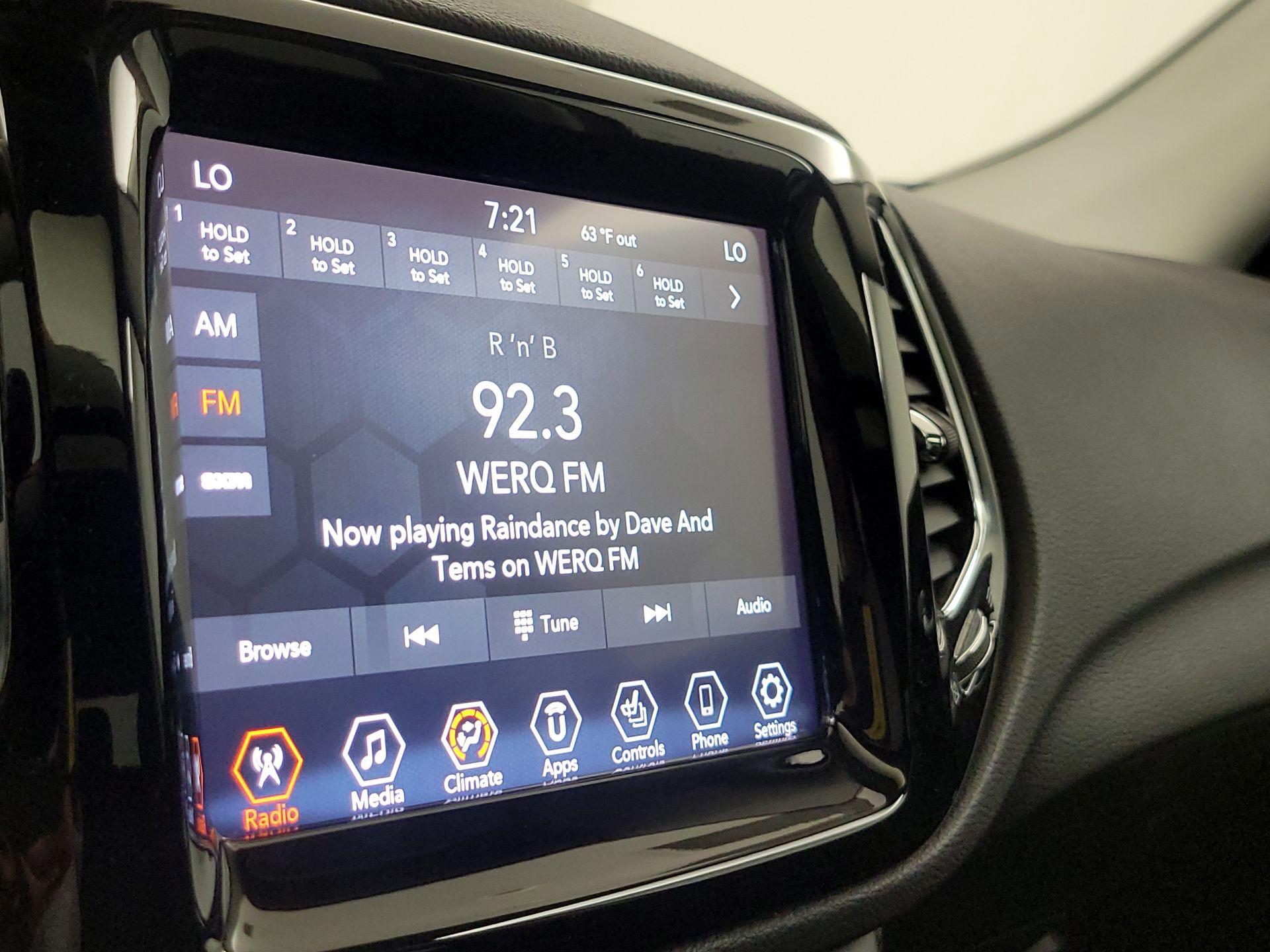 Thumbnail: 2021 Jeep Compass - 15