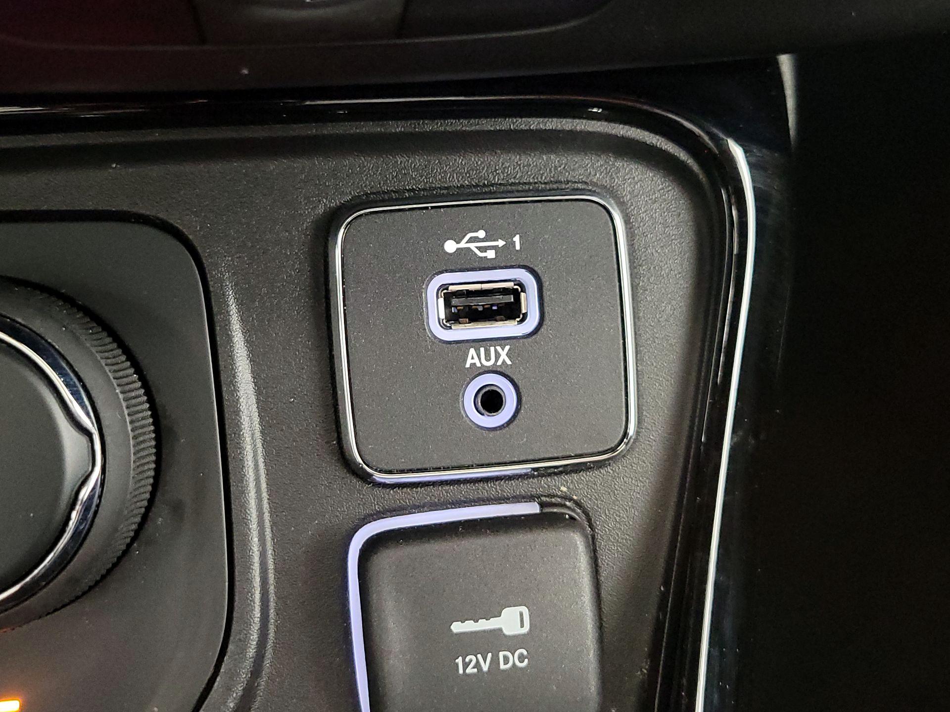 Thumbnail: 2021 Jeep Compass - 18