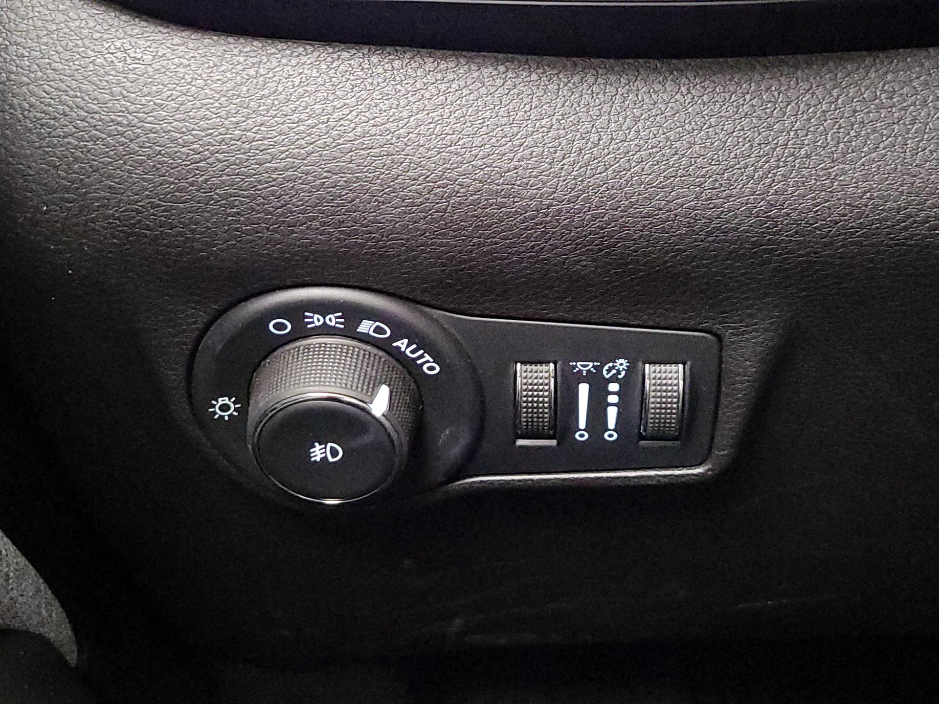 Thumbnail: 2022 Jeep Compass - 13