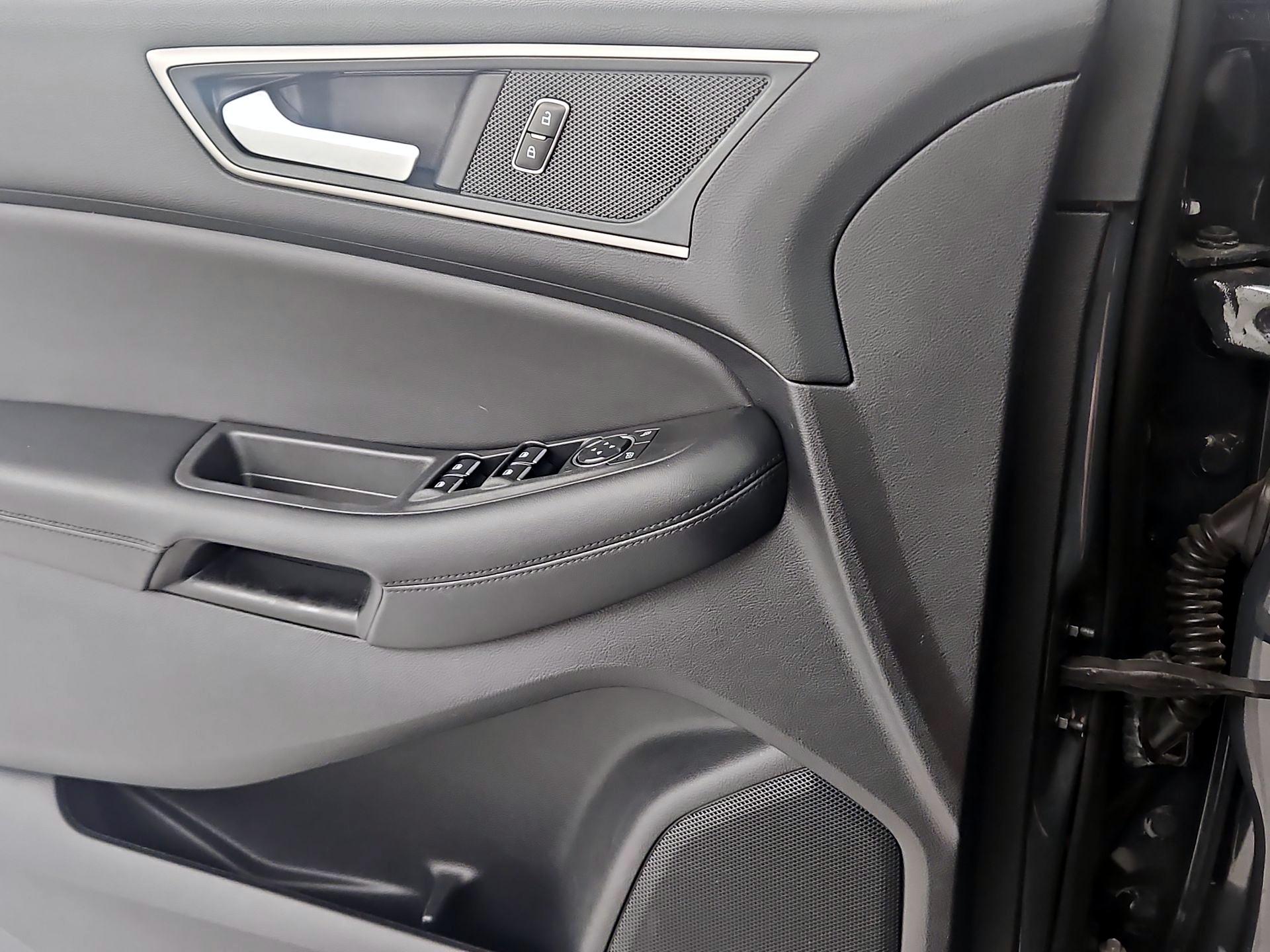 Thumbnail: 2021 Ford Edge - 12