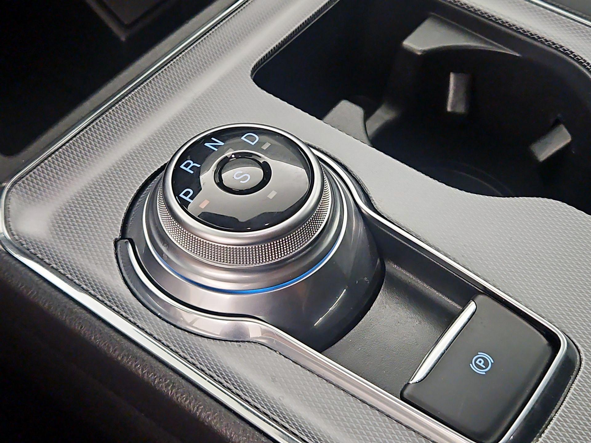 Thumbnail: 2021 Ford Edge - 18