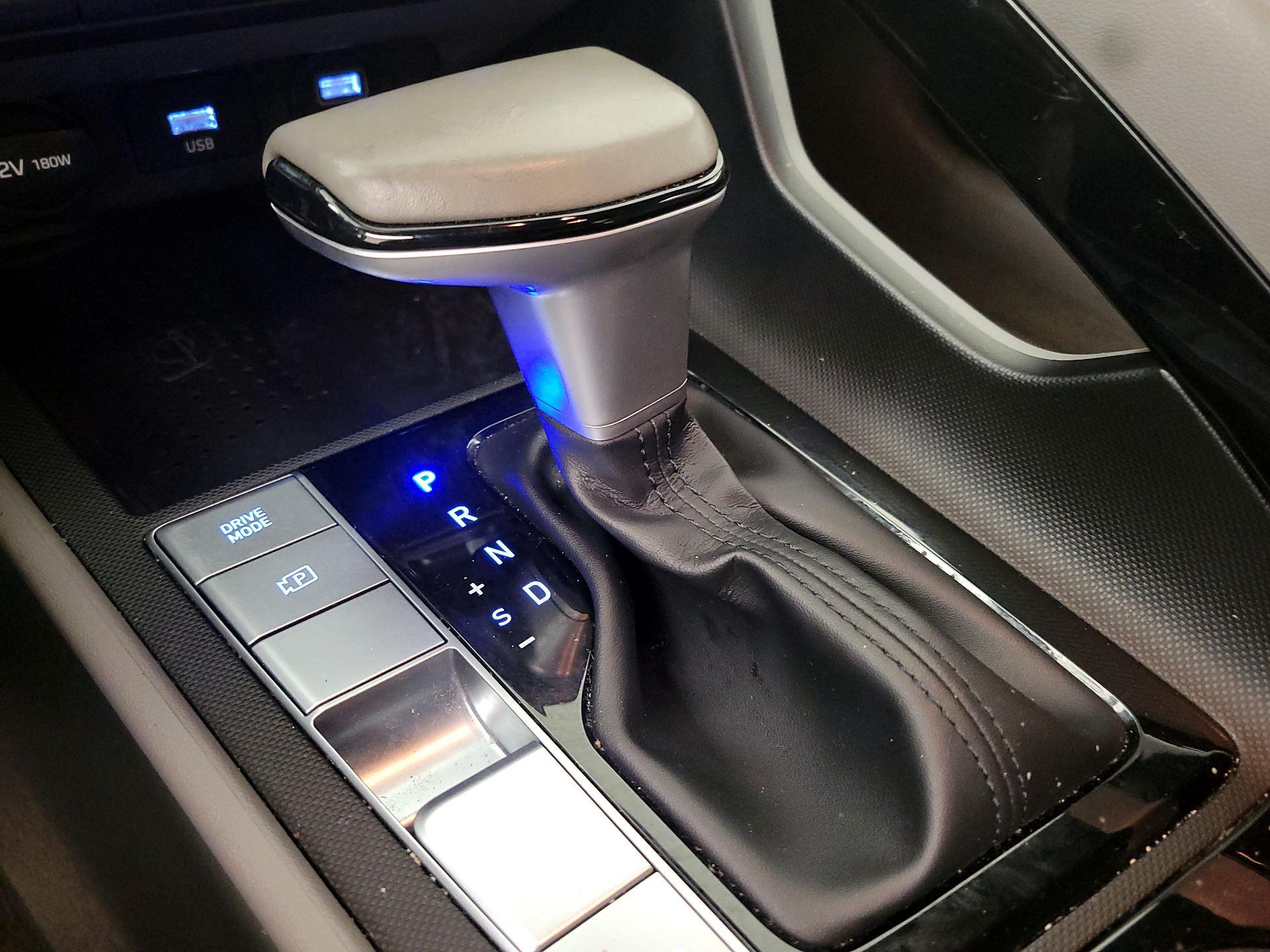 Thumbnail: 2021 Hyundai Elantra - 17