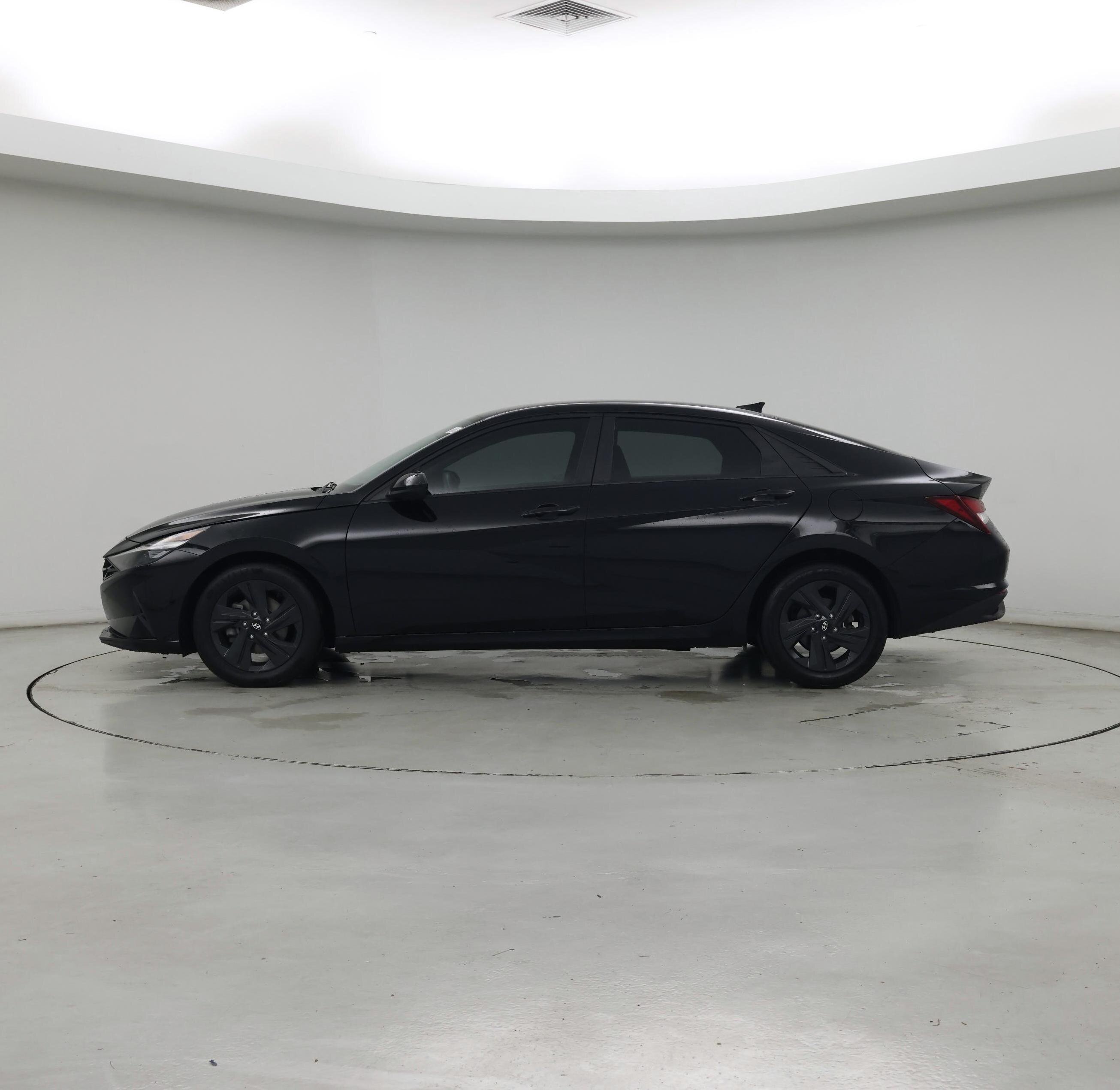 Thumbnail: 2021 Hyundai Elantra - 3