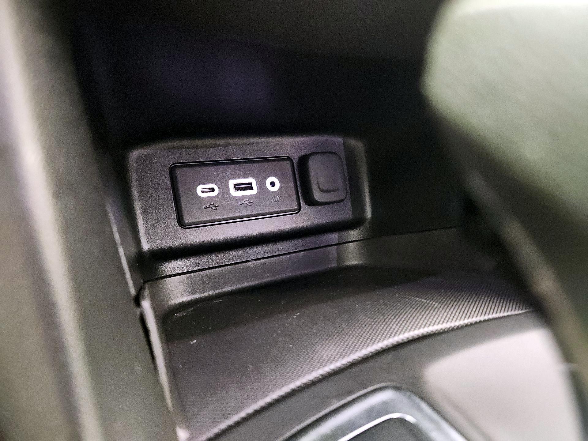 Thumbnail: 2020 Chevrolet Equinox - 18