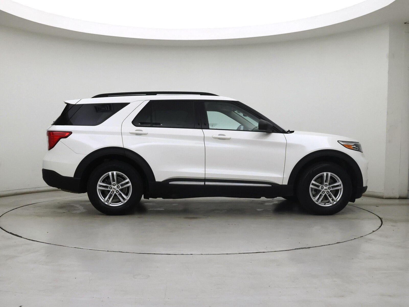 2020 Ford Explorer XLT - Photo 8
