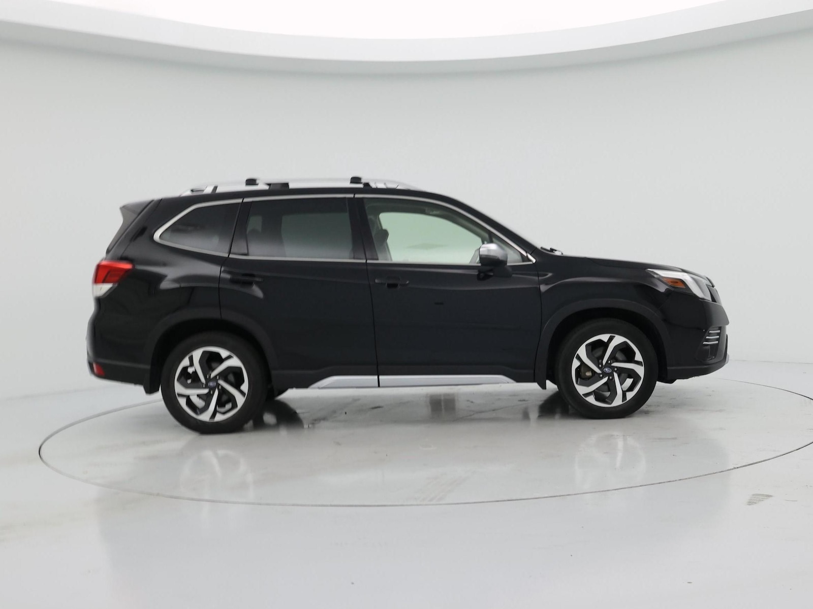 2022 Subaru Forester Touring - Photo 8