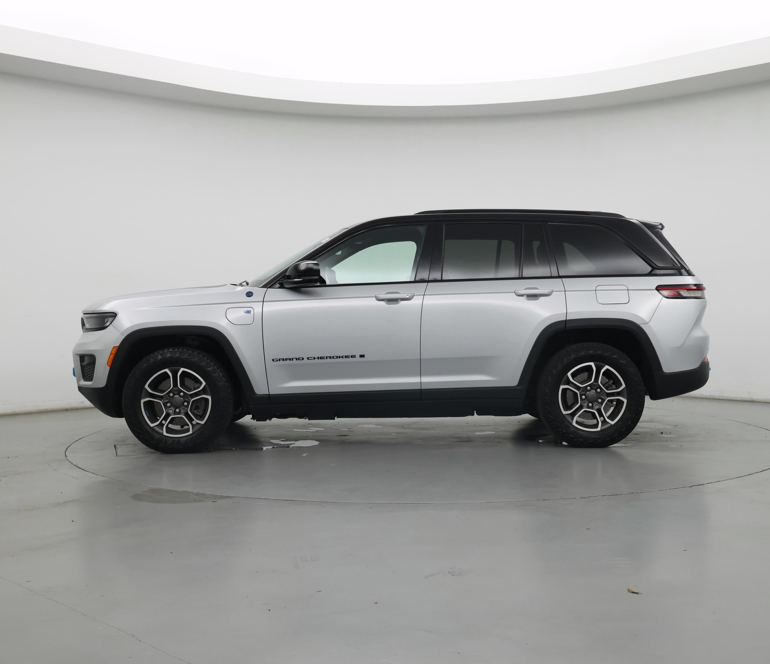 Thumbnail: 2023 Jeep Grand Cherokee - 3