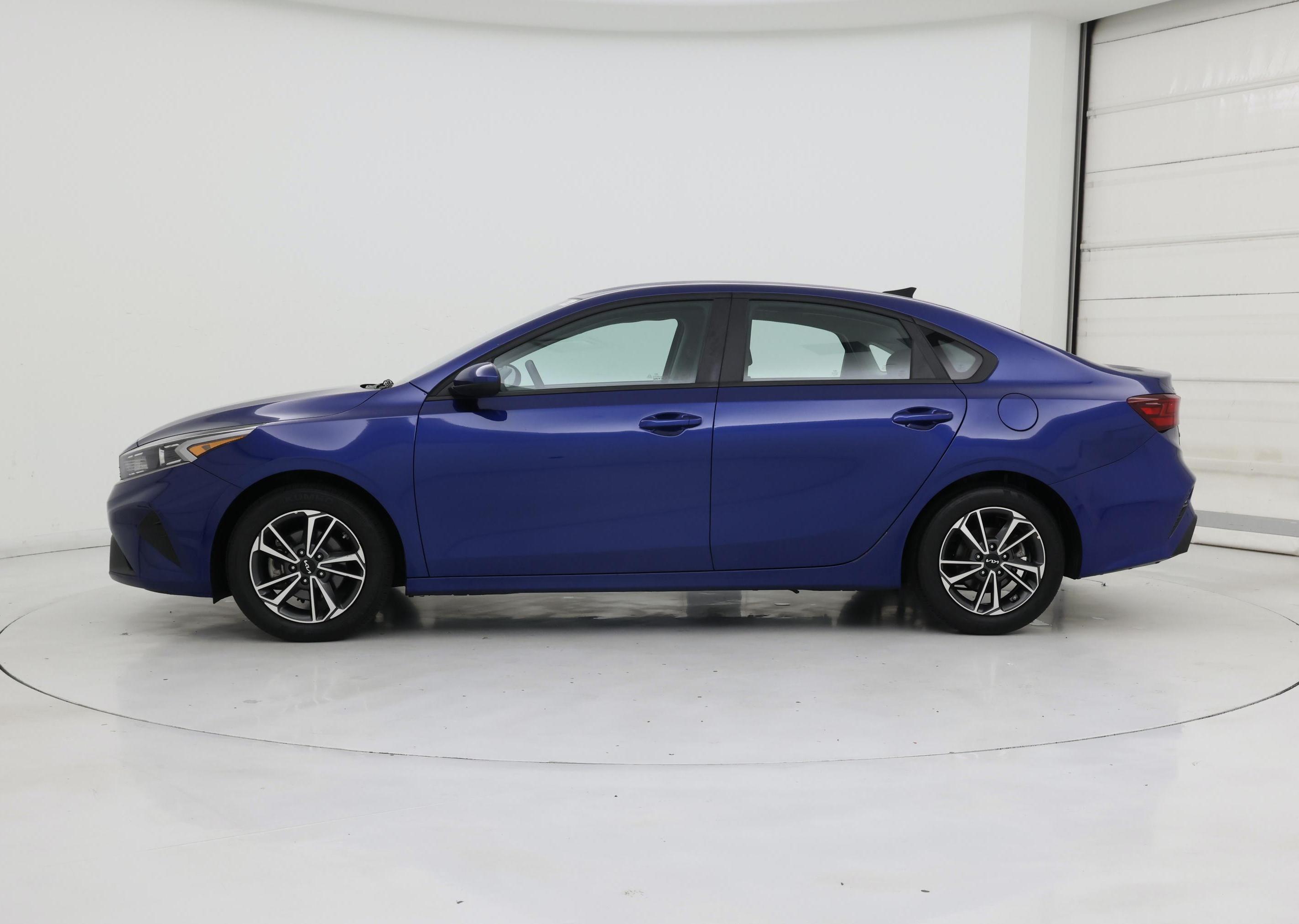 Thumbnail: 2023 Kia Forte - 3