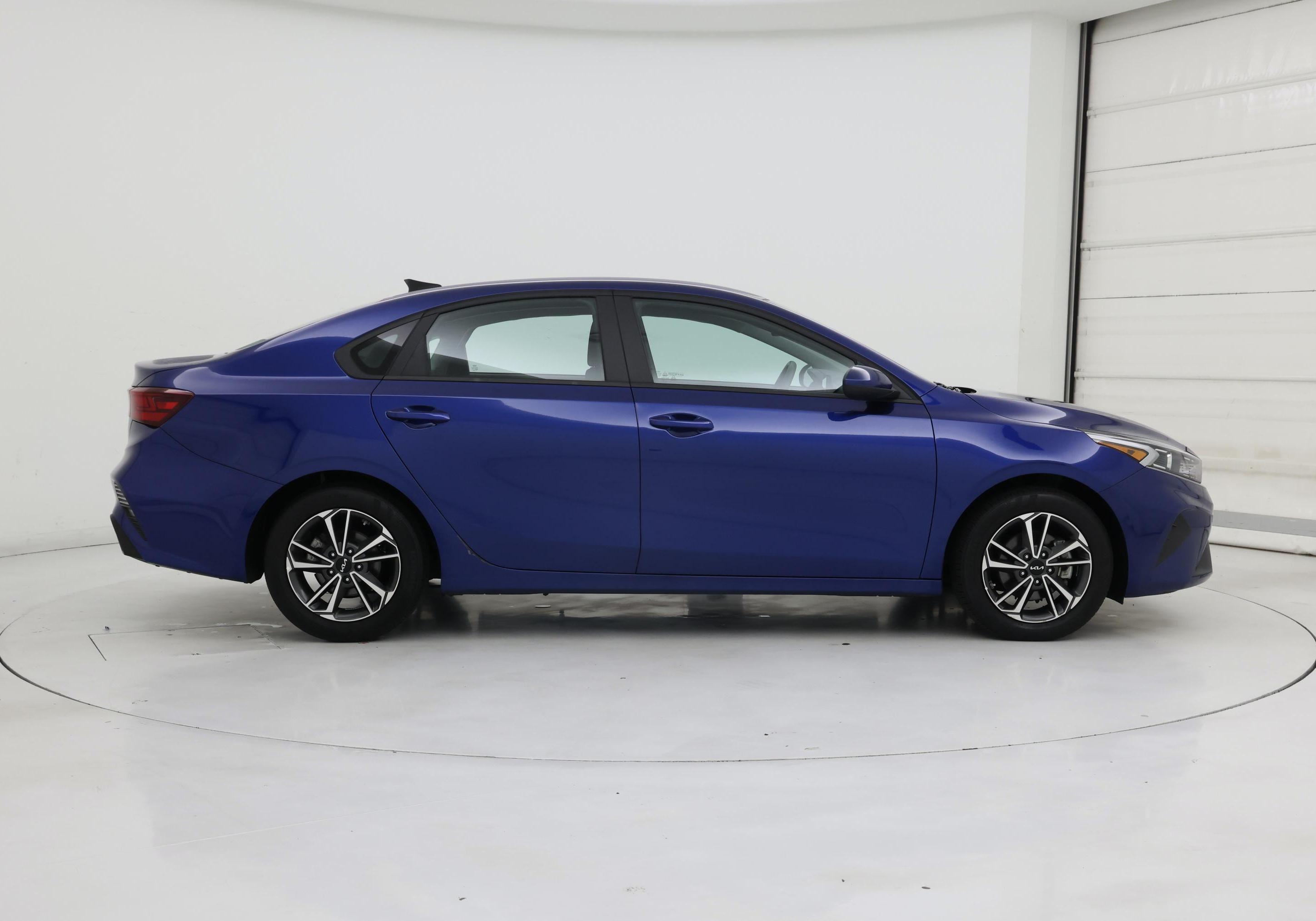 Thumbnail: 2023 Kia Forte - 7