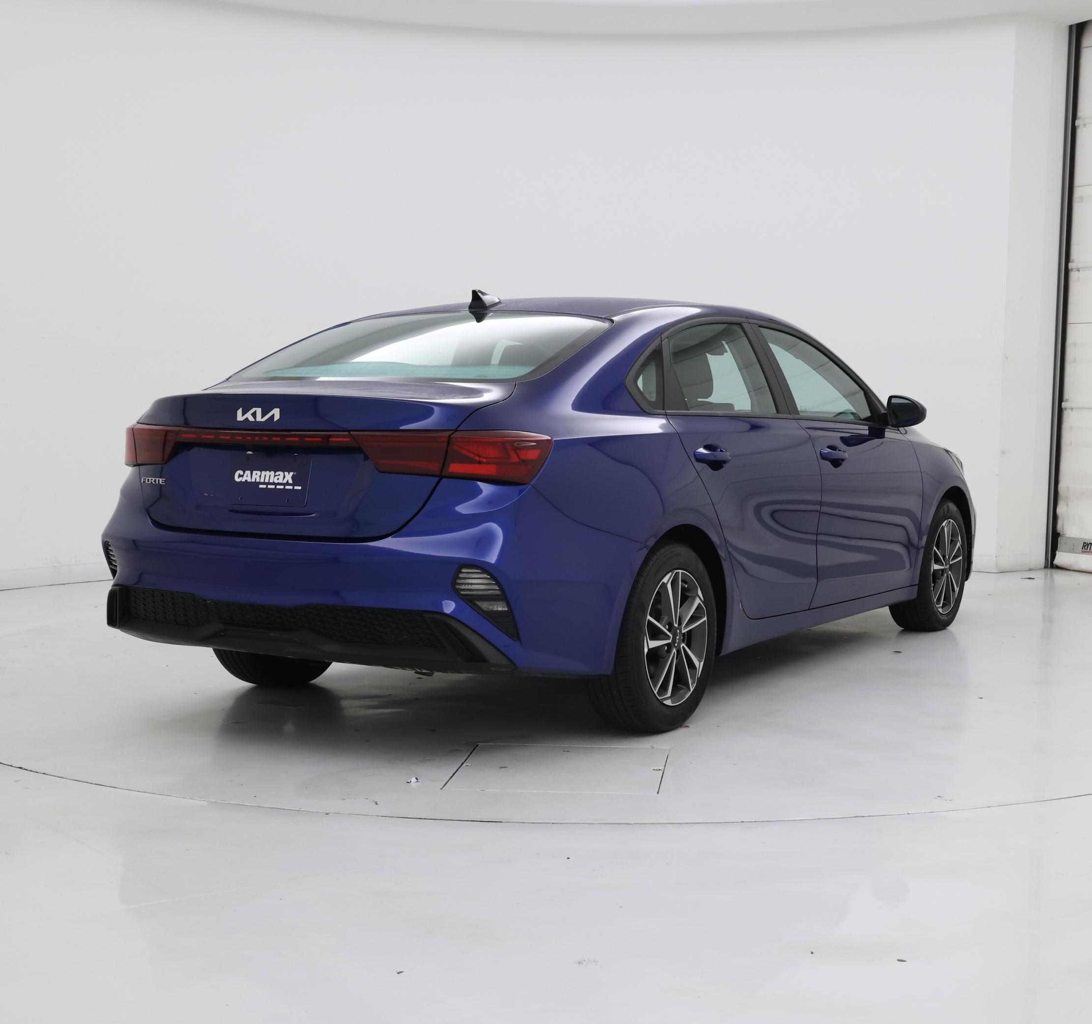 Thumbnail: 2023 Kia Forte - 8