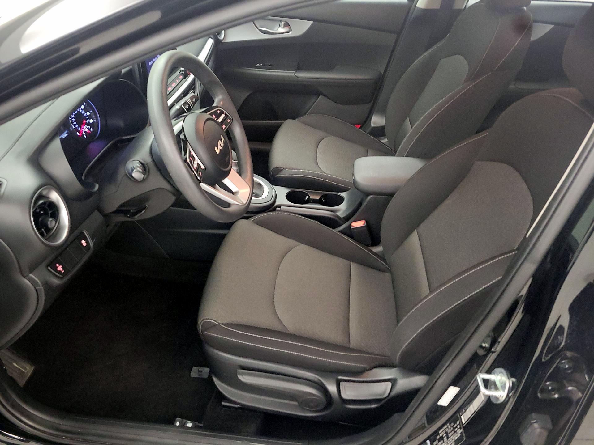 Thumbnail: 2023 Kia Forte - 11