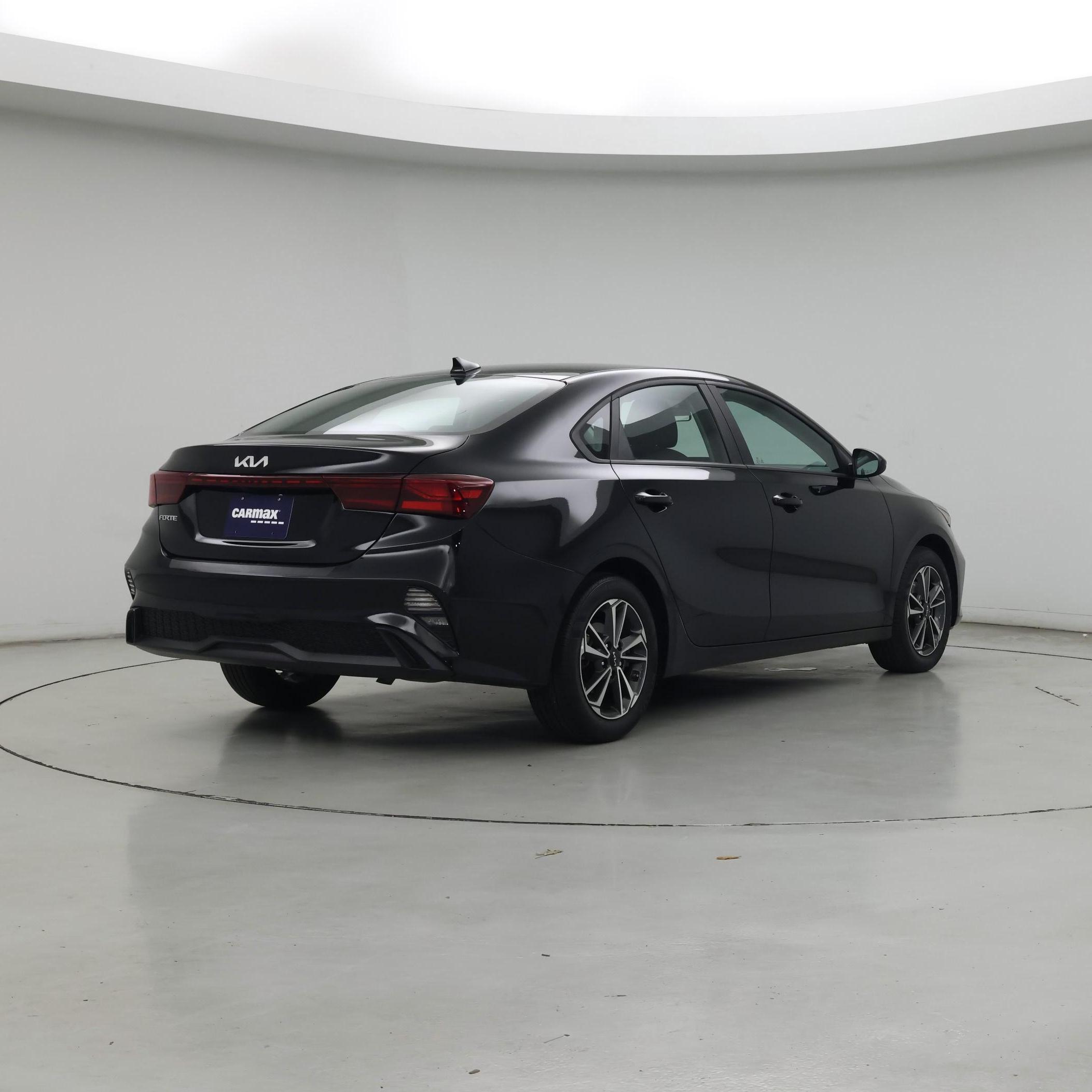 Thumbnail: 2023 Kia Forte - 8