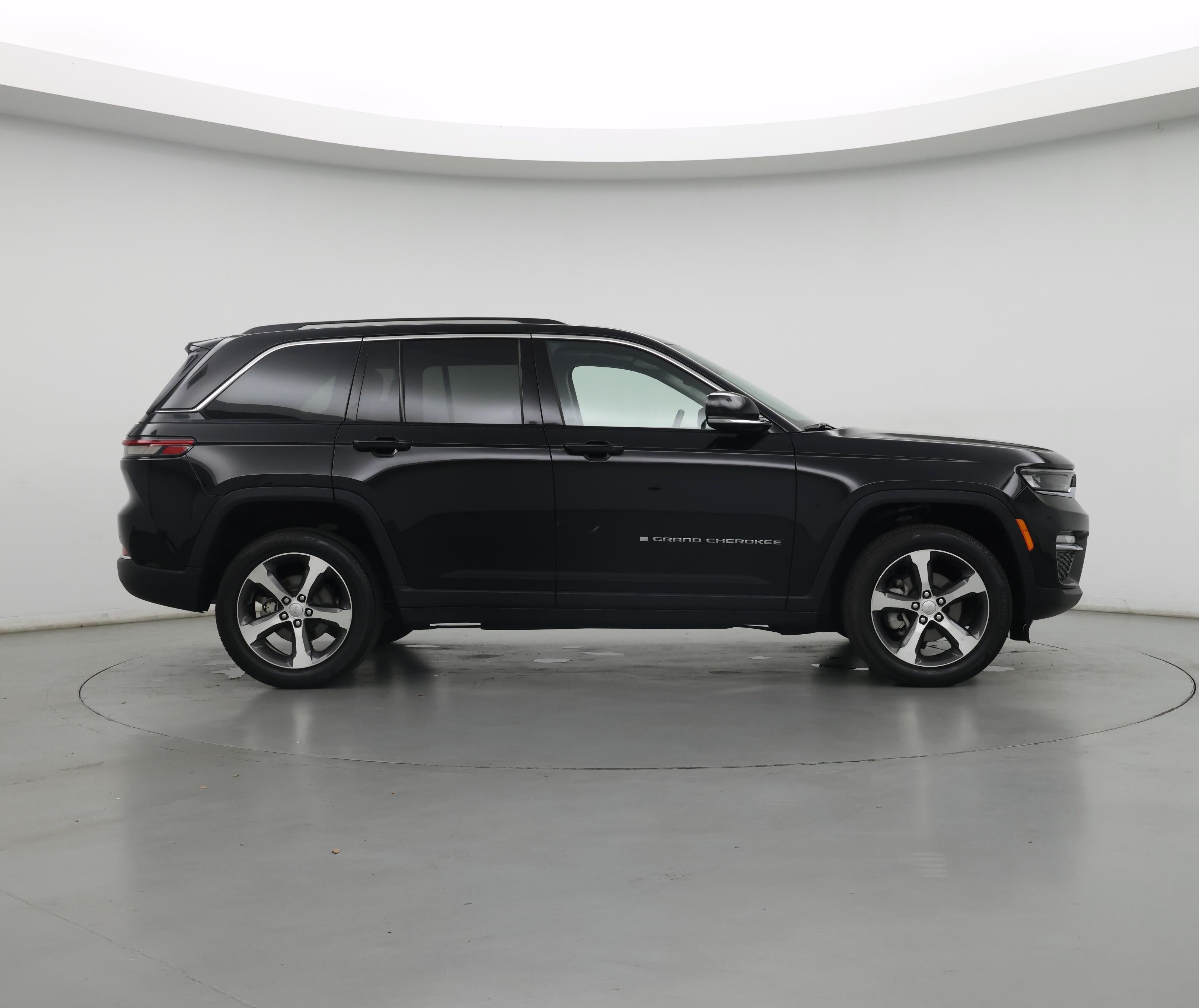 Thumbnail: 2023 Jeep Grand Cherokee - 7