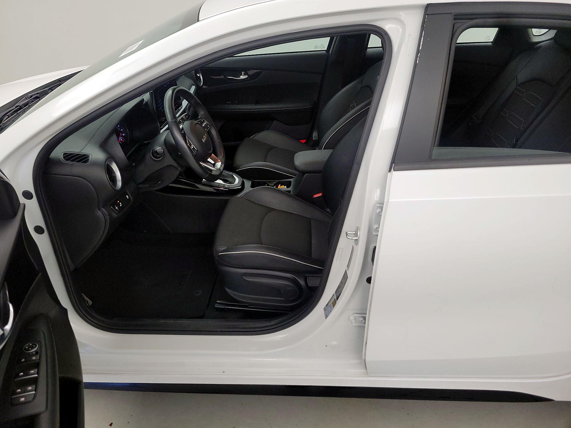 Thumbnail: 2024 Kia Forte - 11