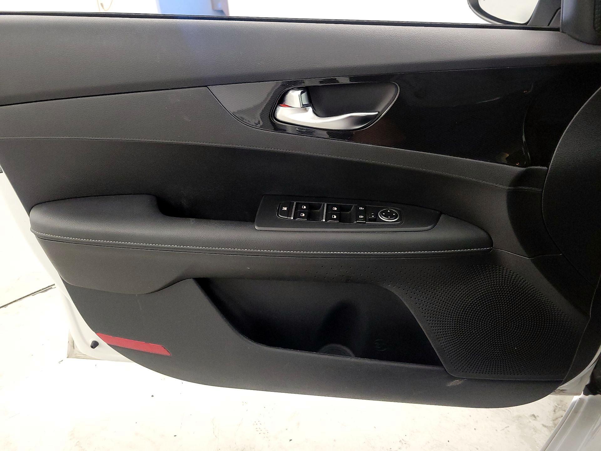 Thumbnail: 2024 Kia Forte - 12