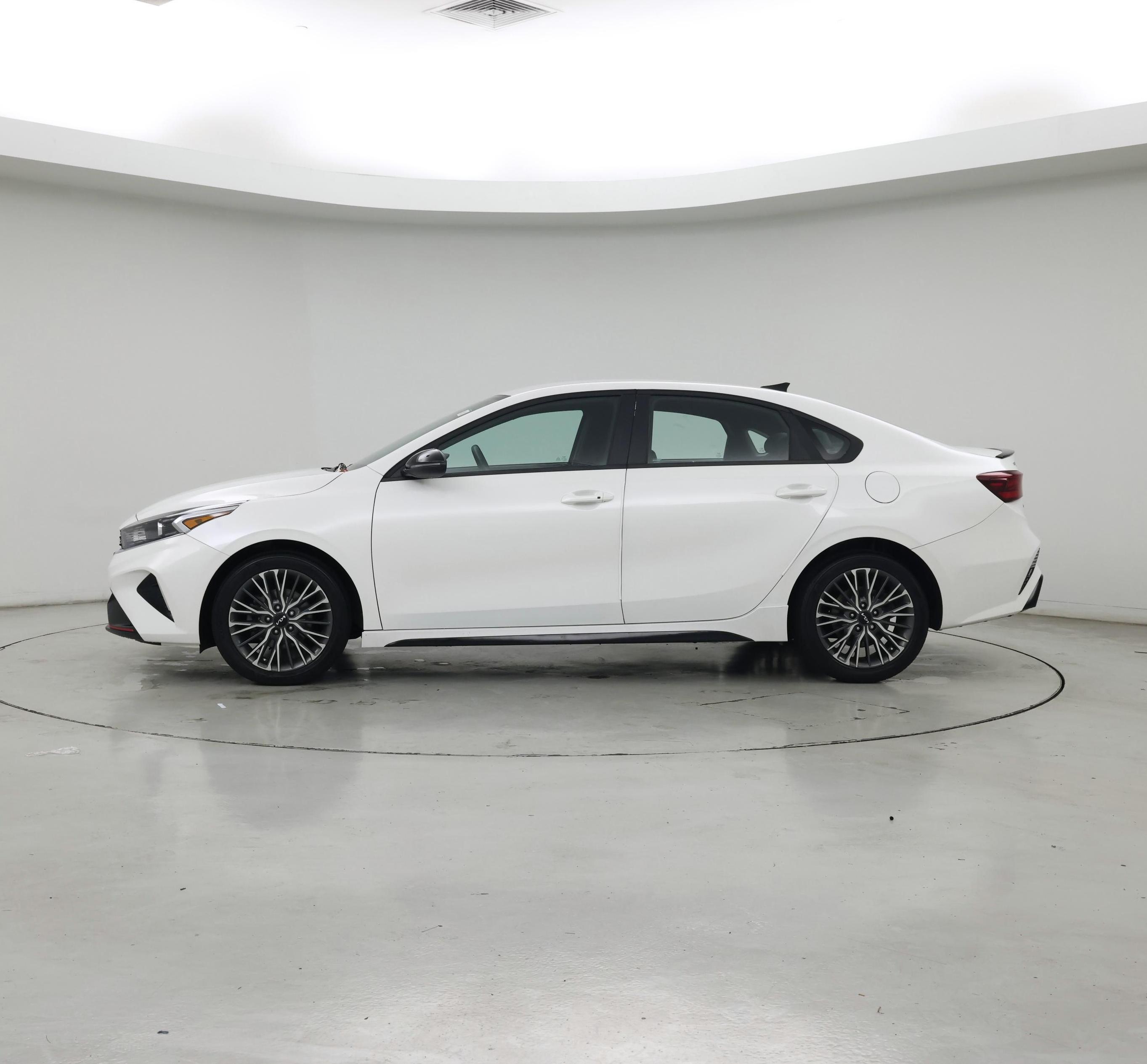 Thumbnail: 2024 Kia Forte - 3