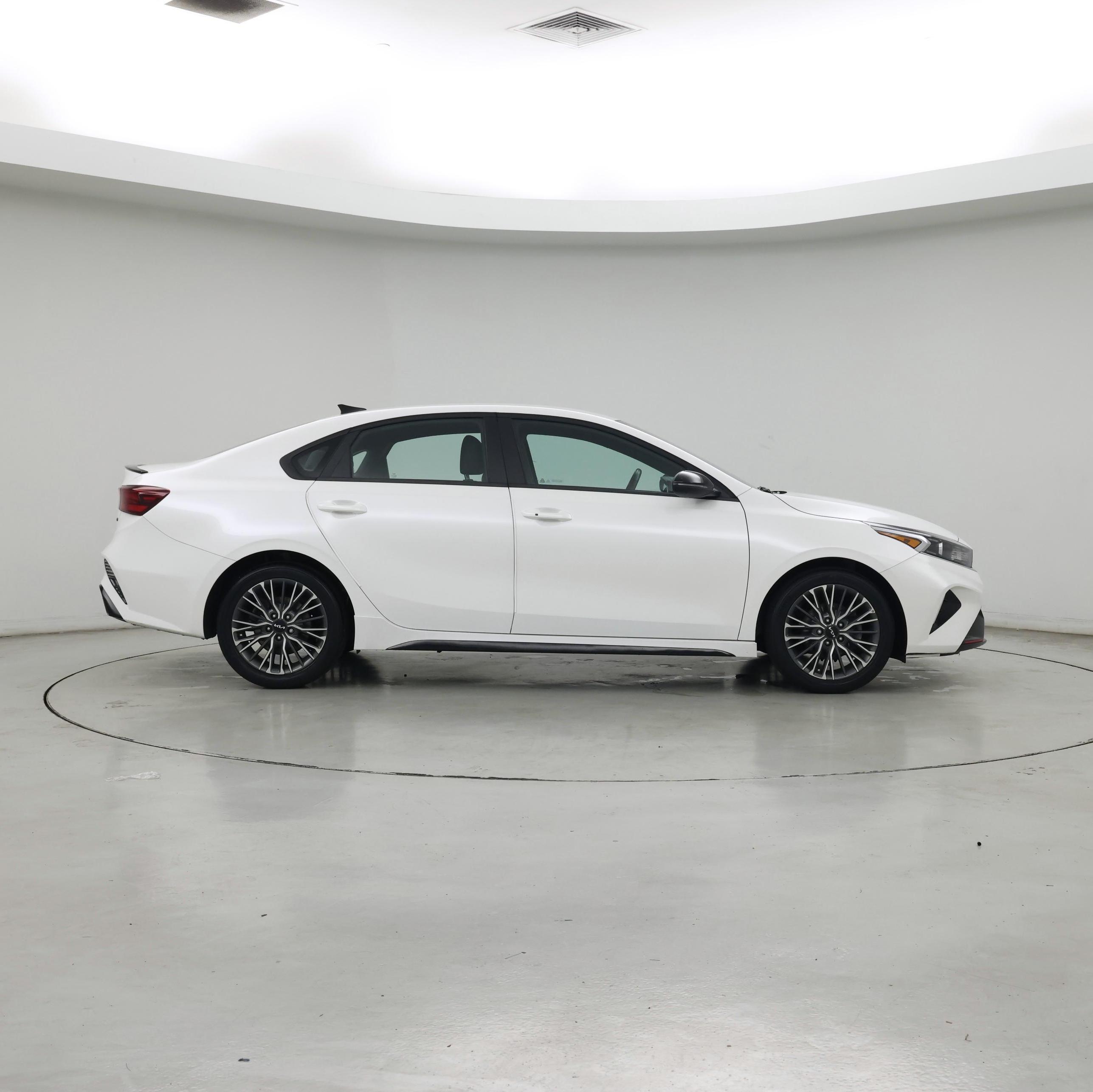 Thumbnail: 2024 Kia Forte - 7