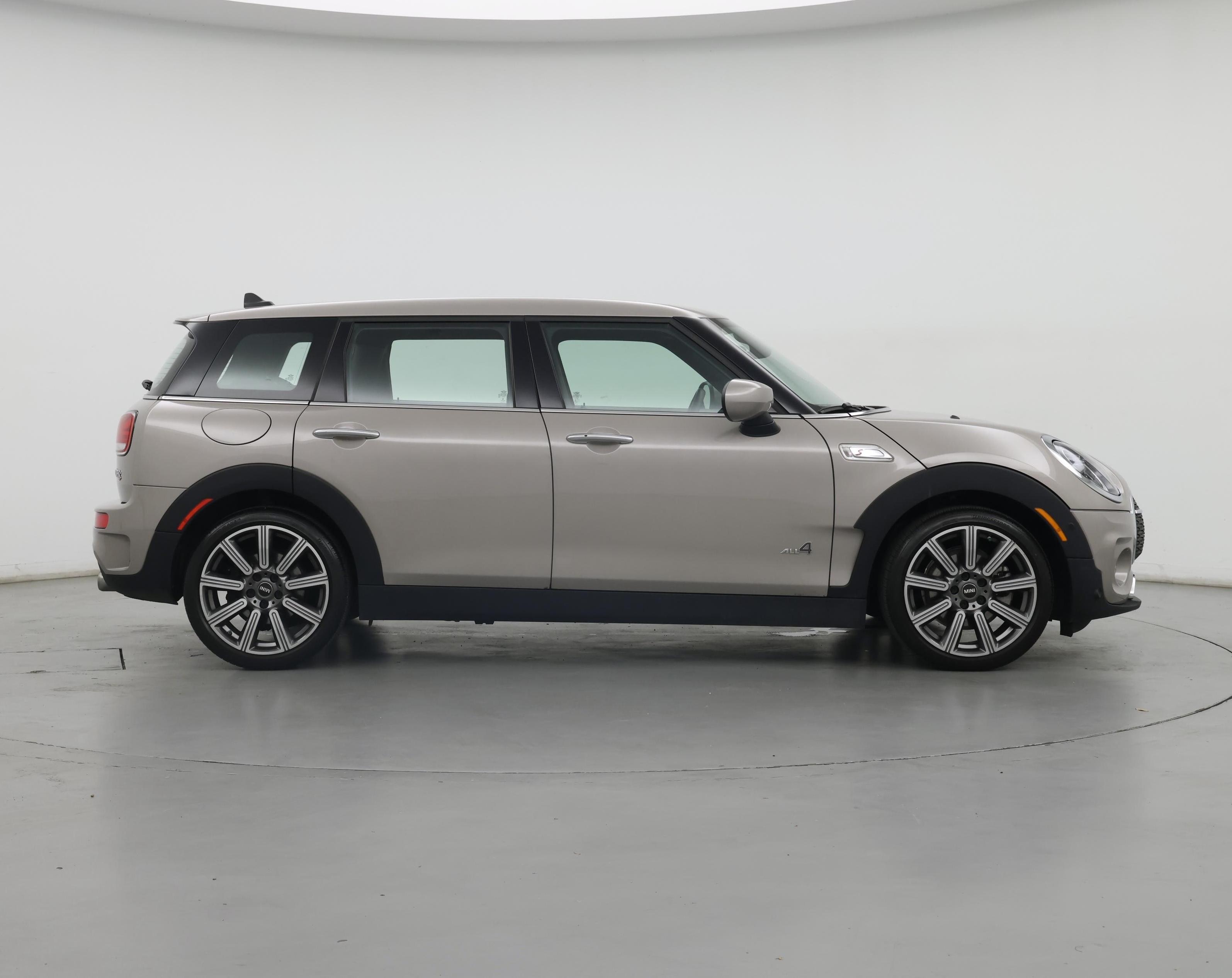 Thumbnail: 2022 MINI Cooper Clubman - 7