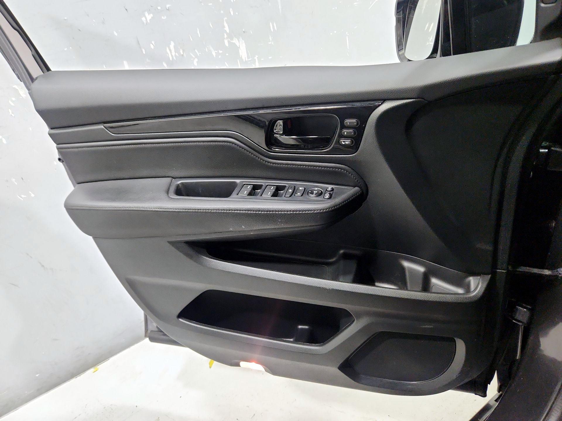 Thumbnail: 2023 Honda Odyssey - 12