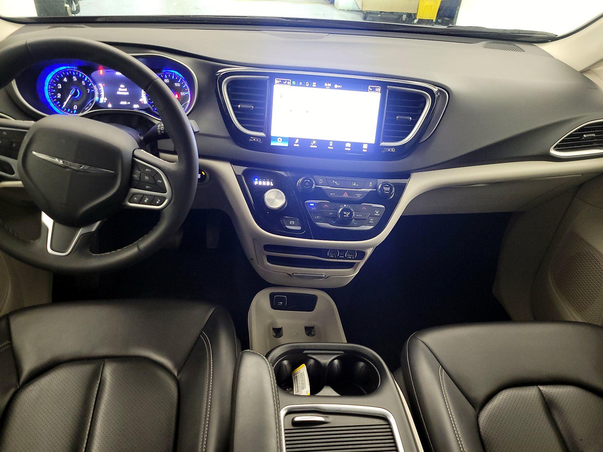 Thumbnail: 2023 Chrysler Pacifica - 9