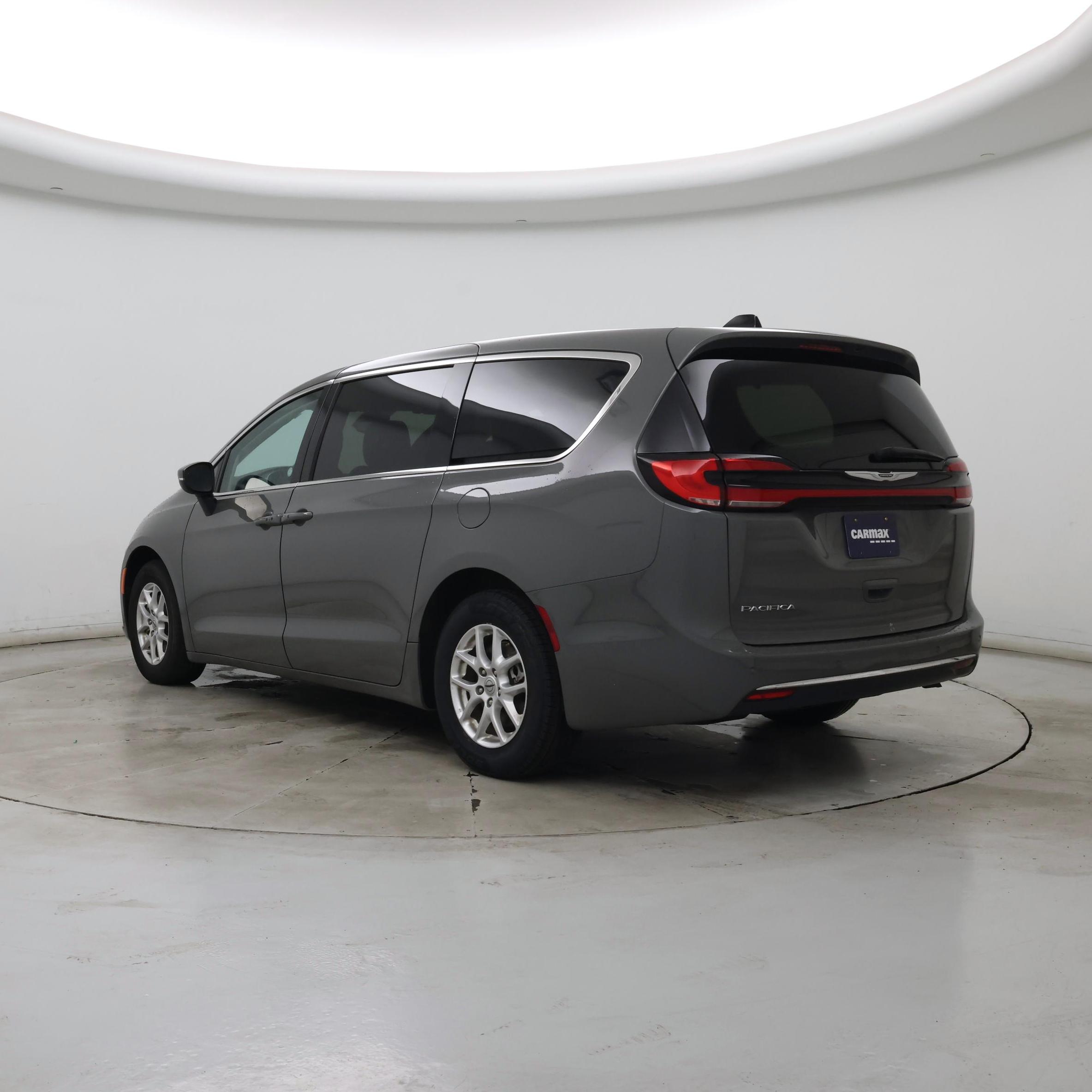 Thumbnail: 2023 Chrysler Pacifica - 2
