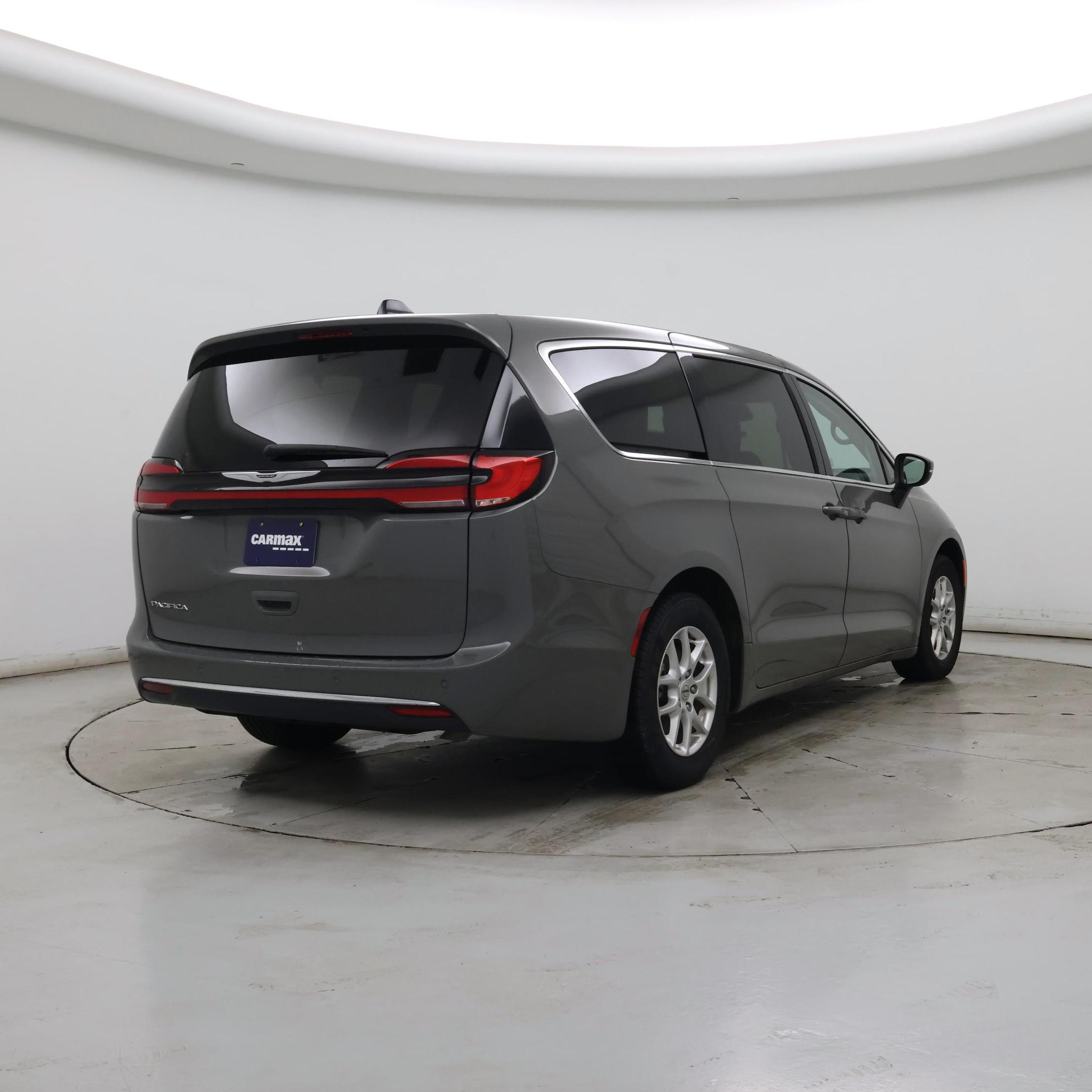 Thumbnail: 2023 Chrysler Pacifica - 8