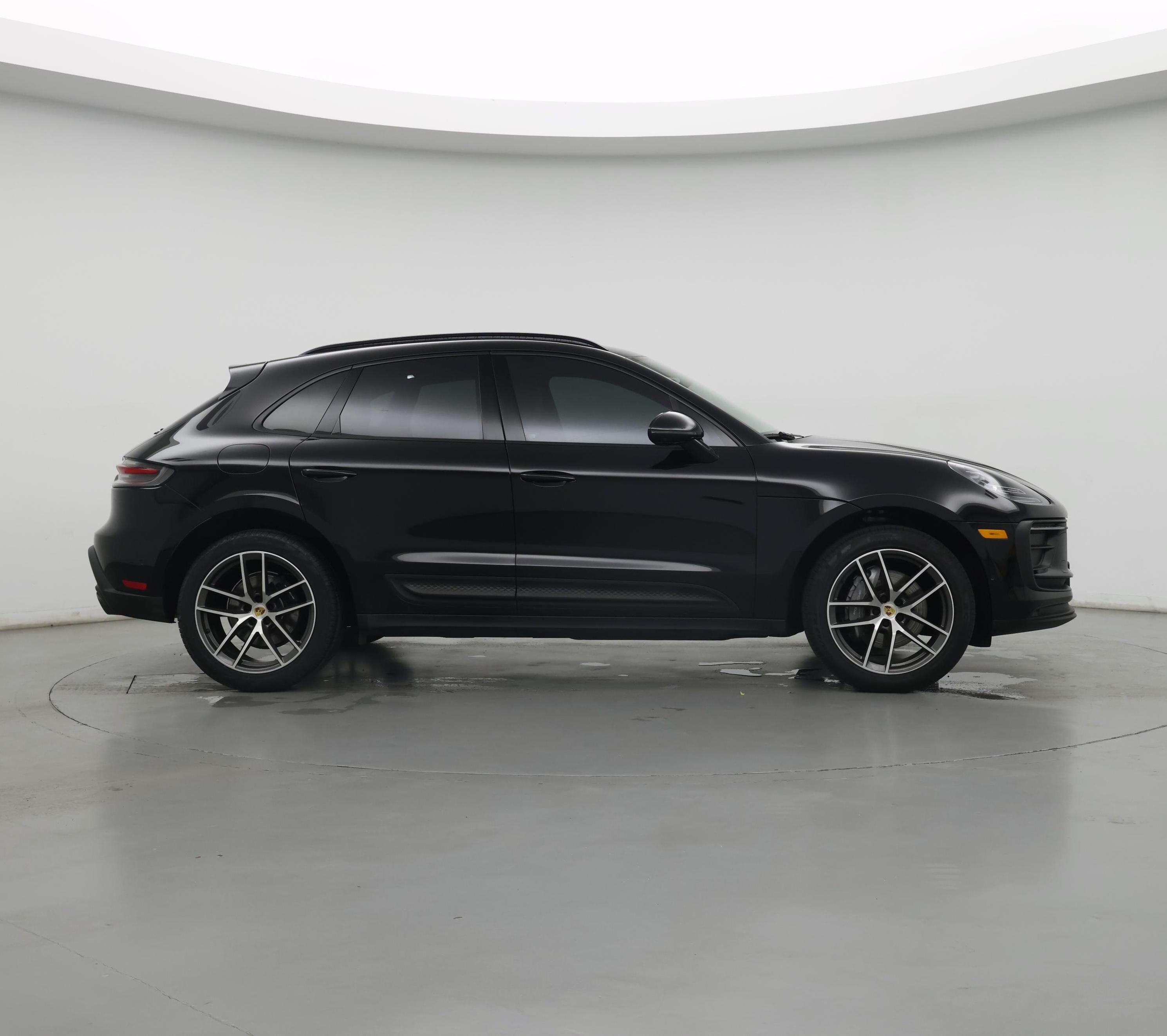 Thumbnail: 2022 Porsche Macan - 7