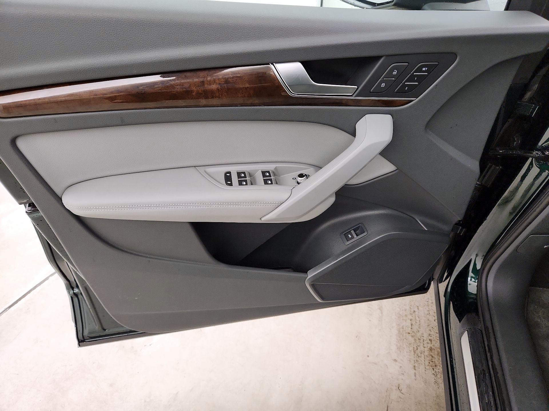 Thumbnail: 2020 Audi Q5 - 12
