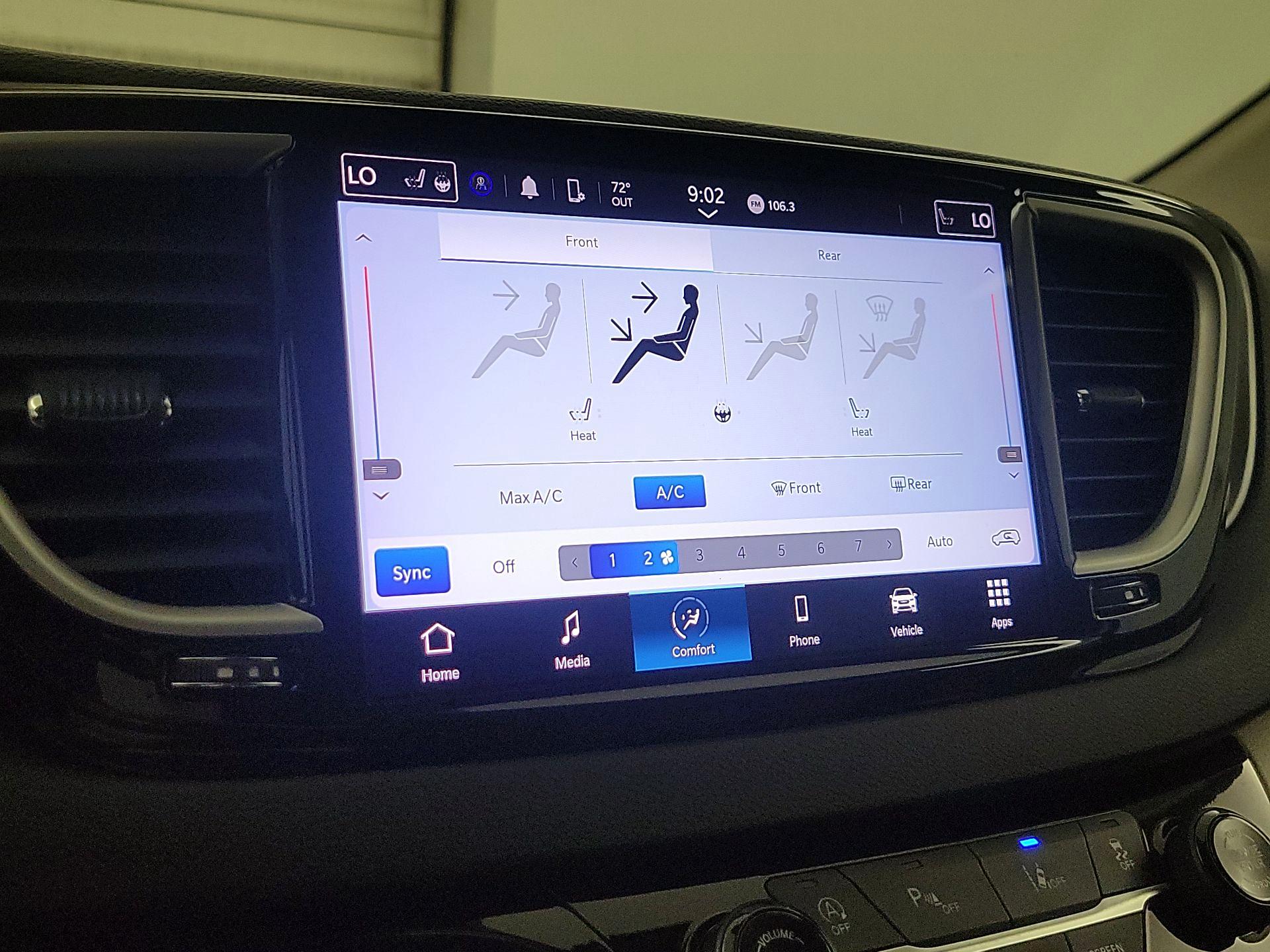 Thumbnail: 2023 Chrysler Pacifica - 16