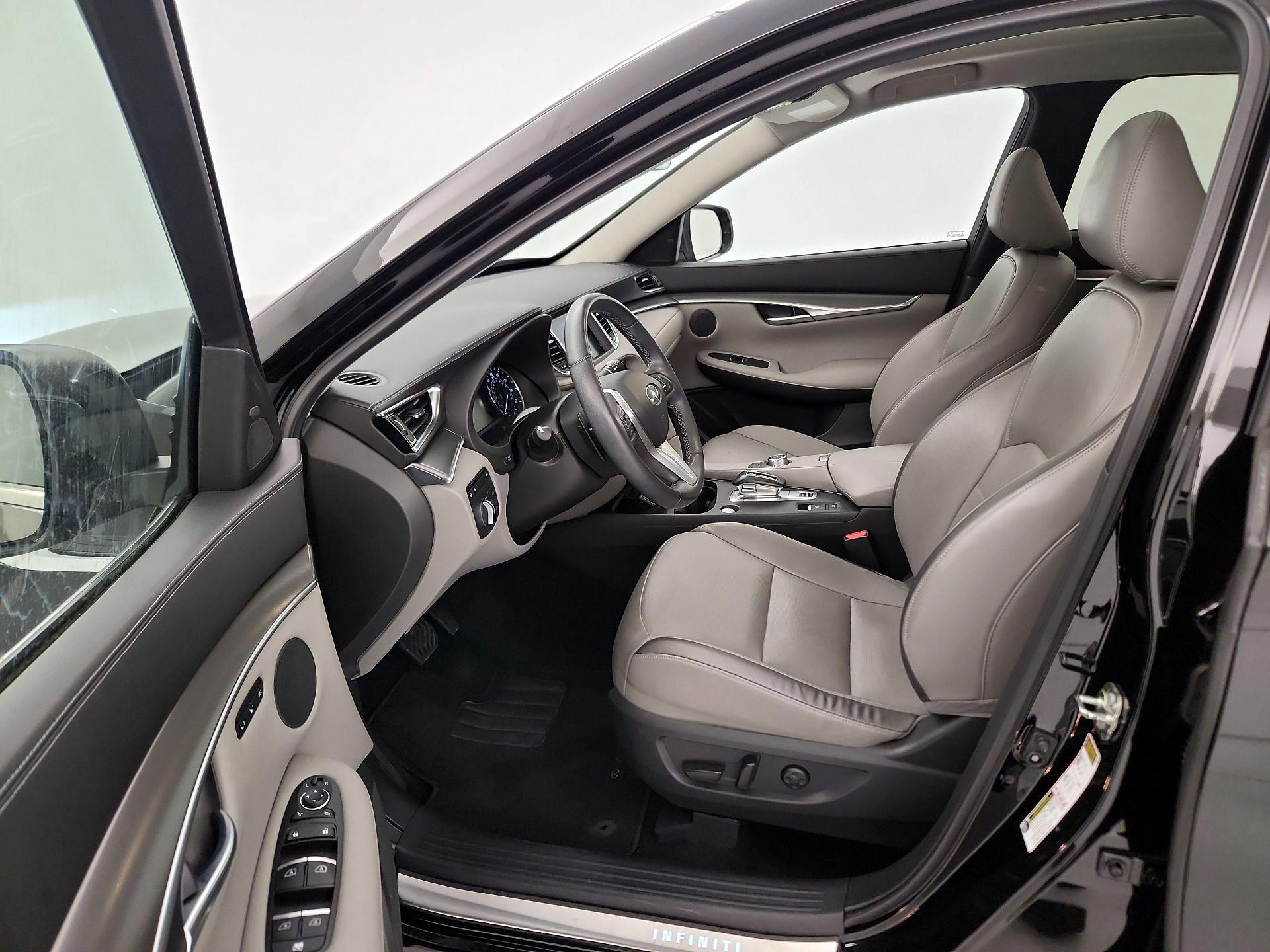Thumbnail: 2023 INFINITI QX50 - 11