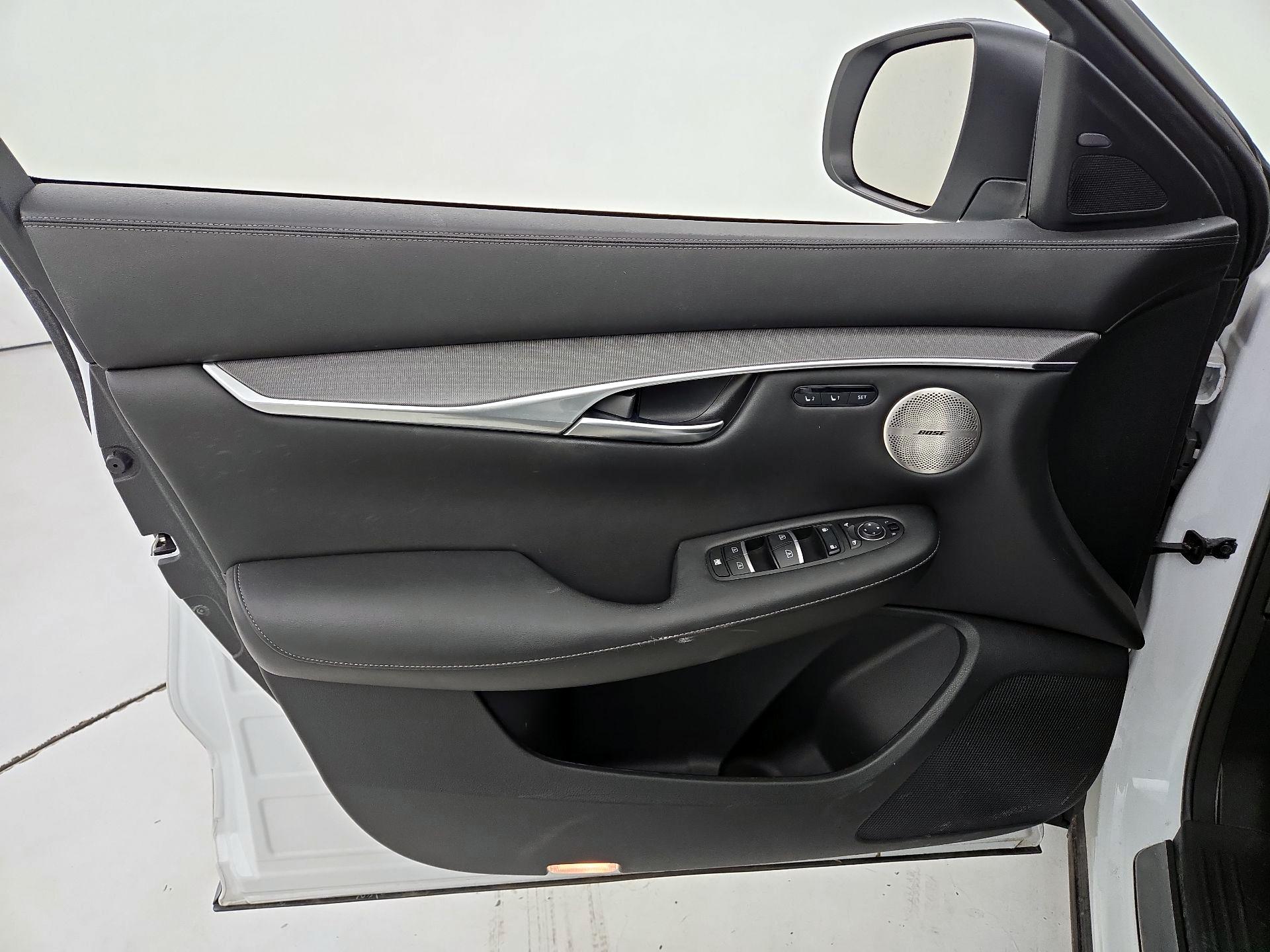 Thumbnail: 2023 INFINITI QX50 - 12