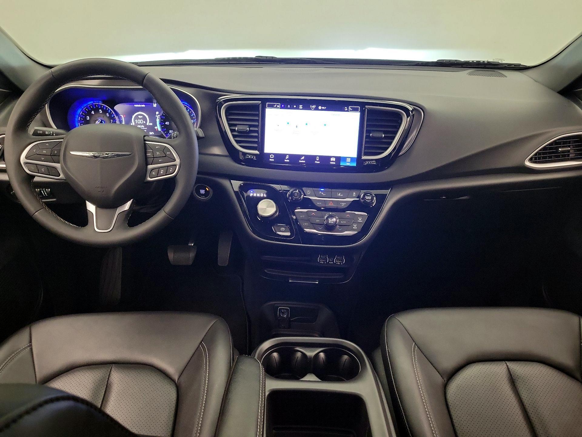 Thumbnail: 2025 Chrysler Pacifica - 9