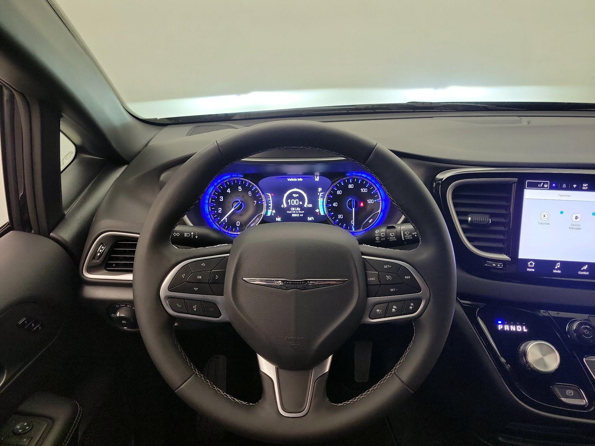 Thumbnail: 2025 Chrysler Pacifica - 10