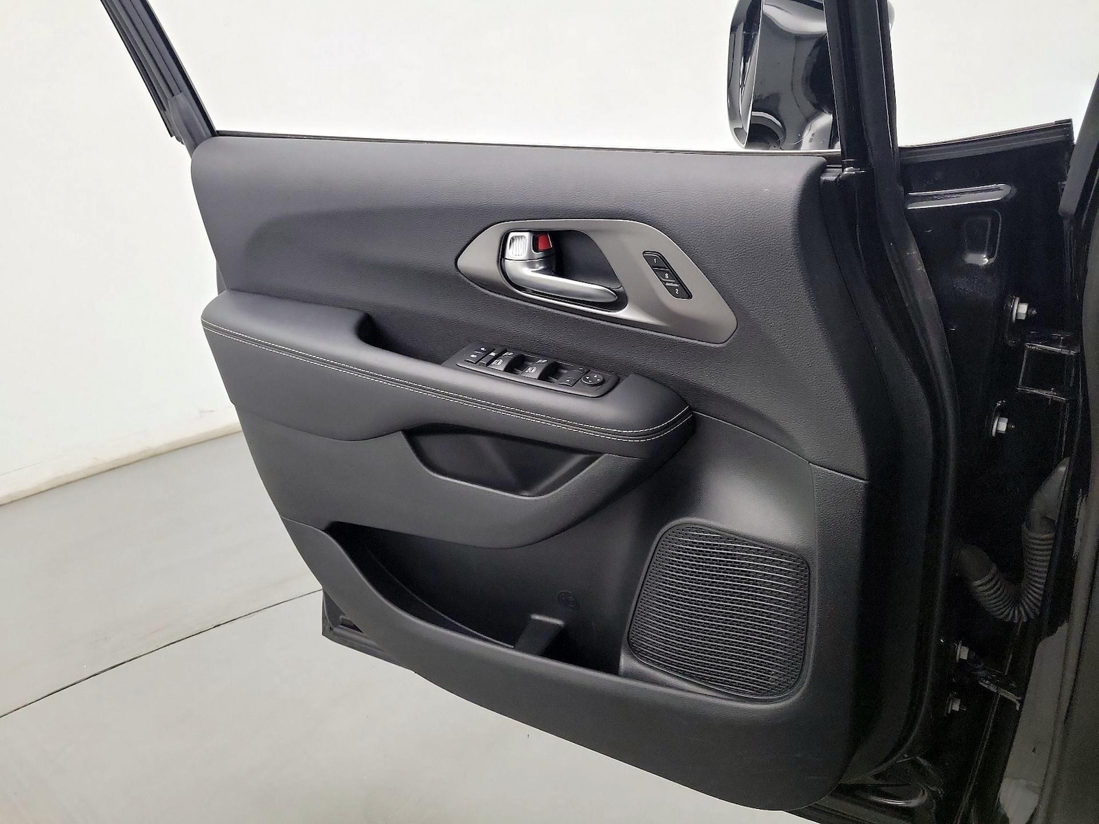 2025 Chrysler Pacifica Select - Photo 13
