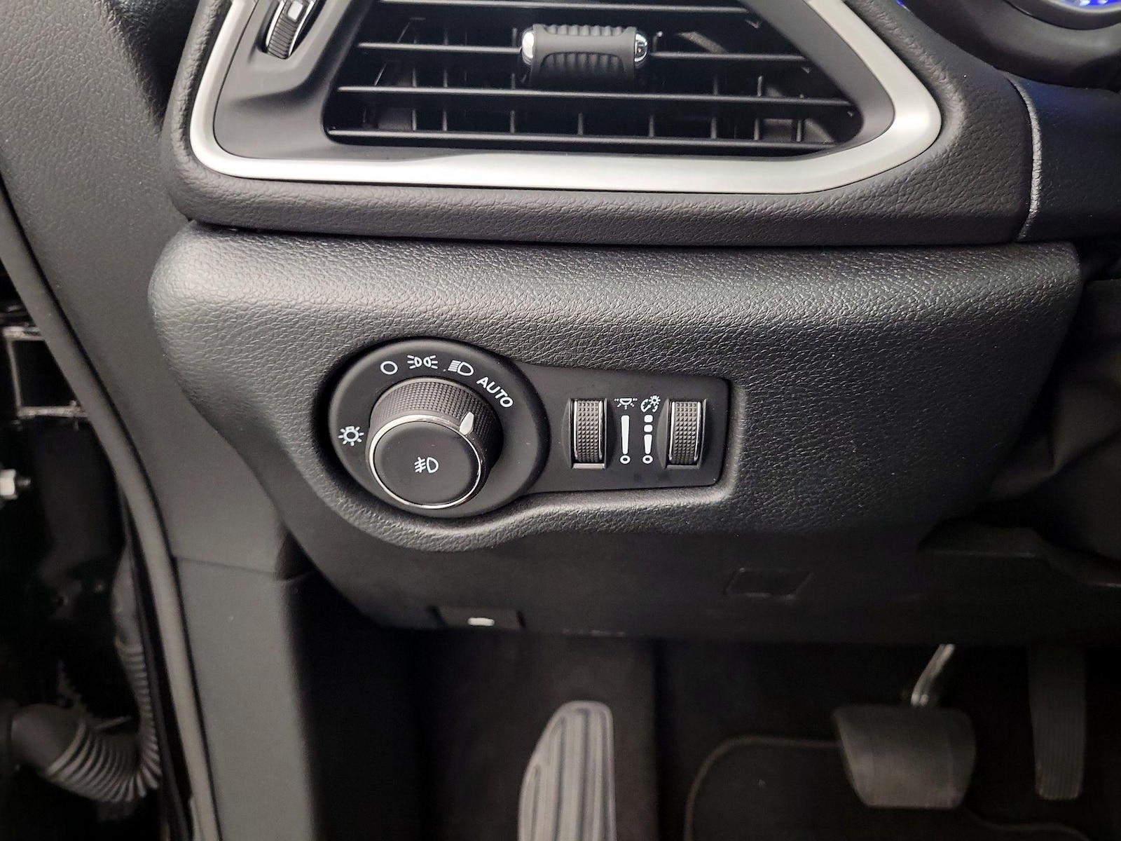 2025 Chrysler Pacifica Select - Photo 14