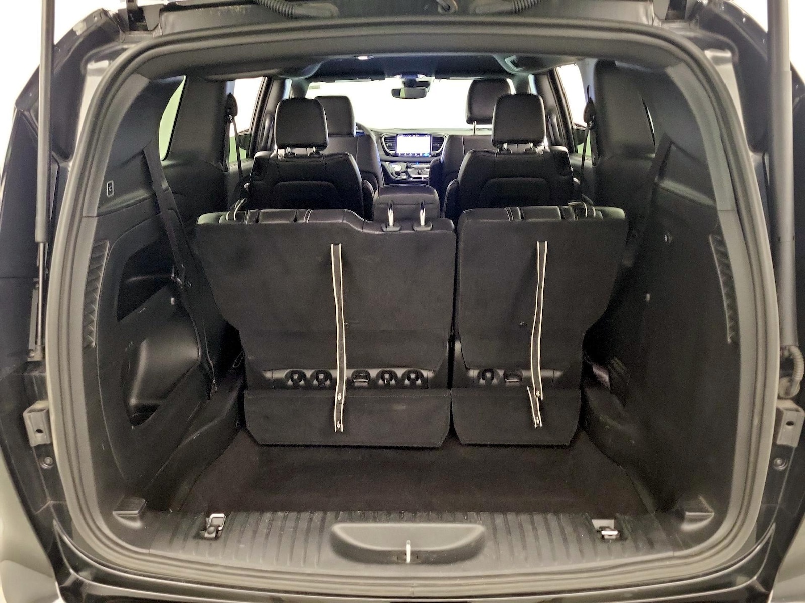 2025 Chrysler Pacifica Select - Photo 22
