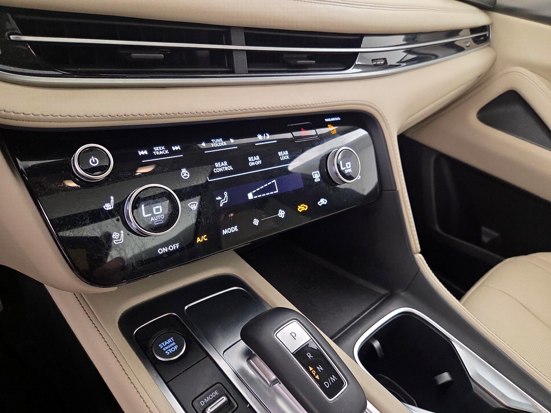 Thumbnail: 2023 INFINITI QX60 - 16