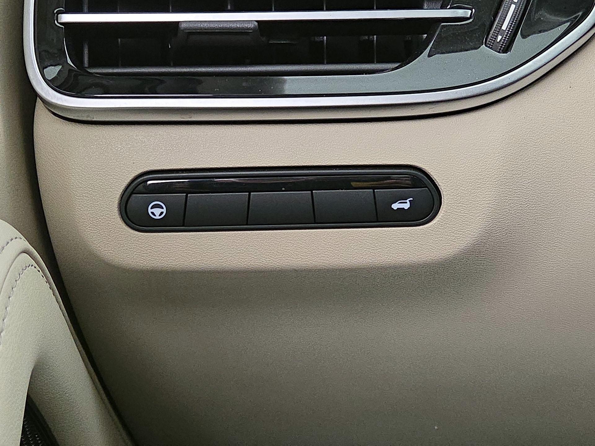 Thumbnail: 2023 INFINITI QX60 - 13