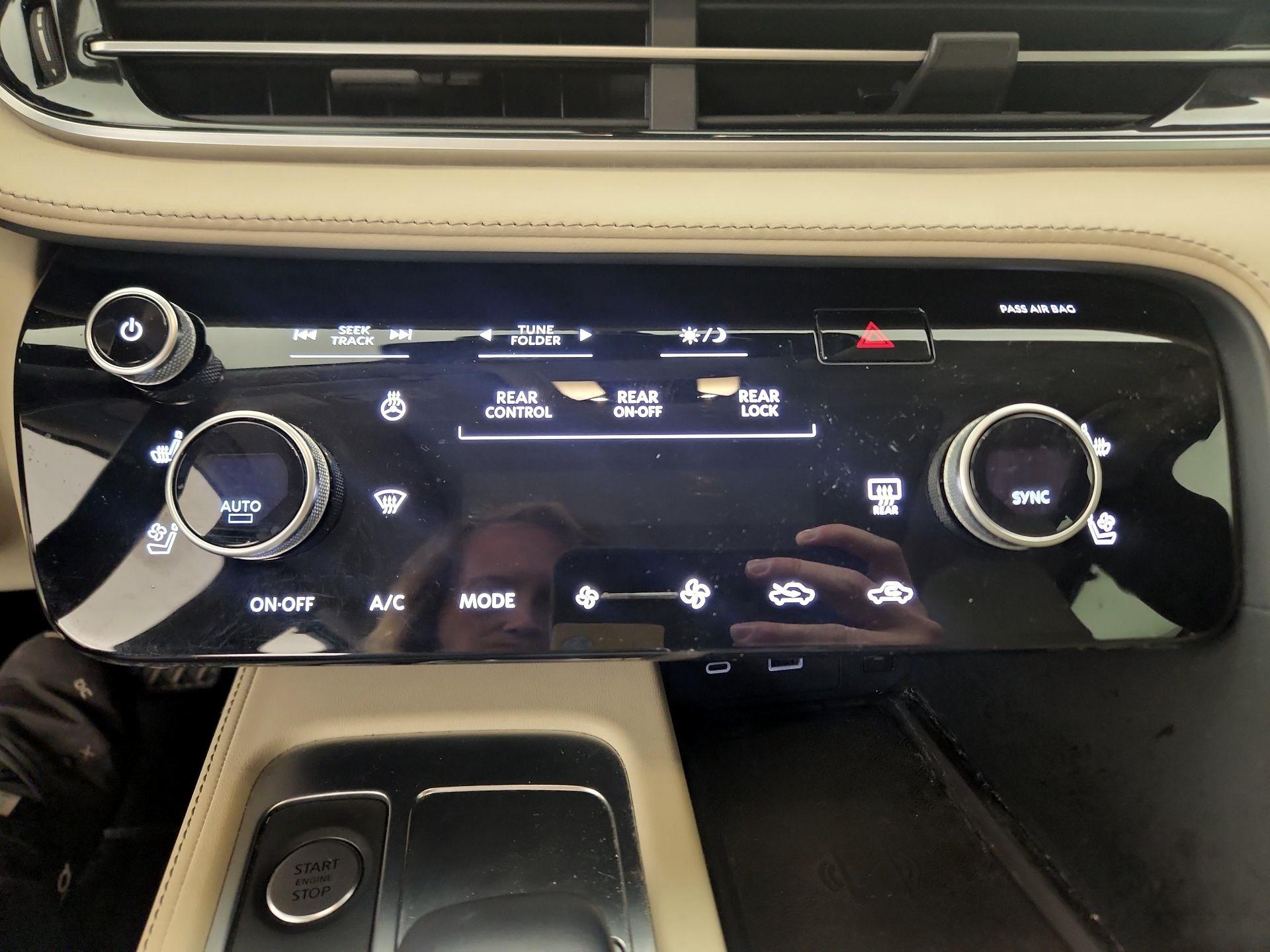 Thumbnail: 2023 INFINITI QX60 - 17