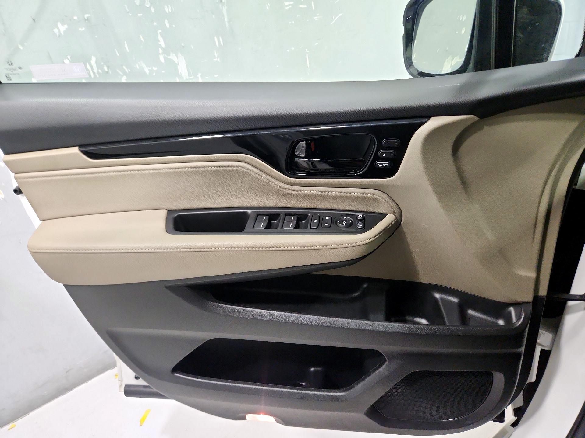 Thumbnail: 2023 Honda Odyssey - 12