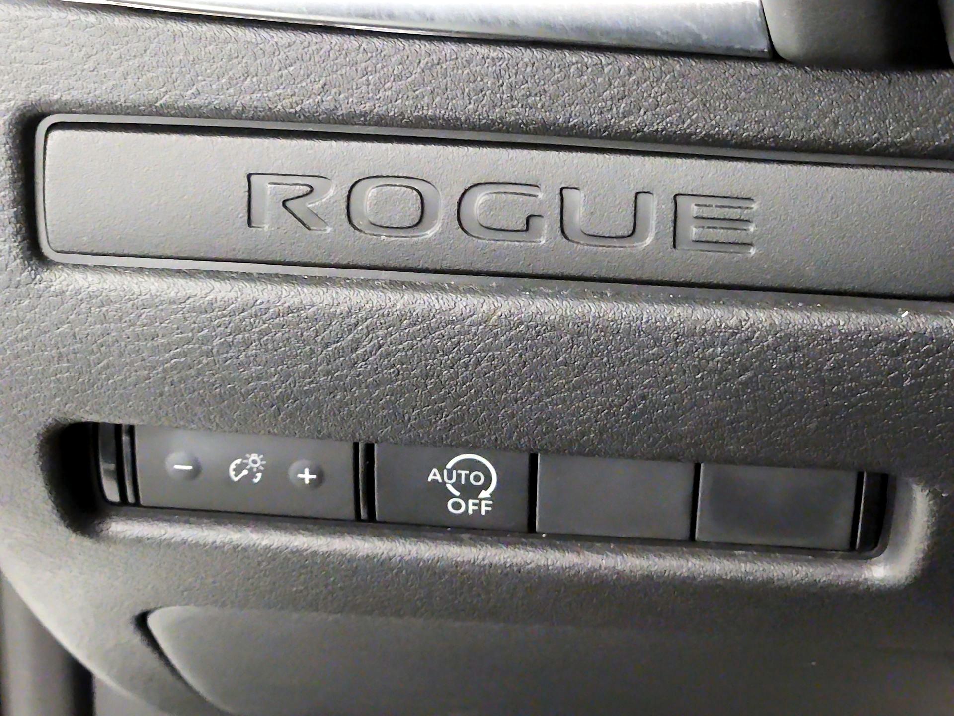 Thumbnail: 2023 Nissan Rogue - 14